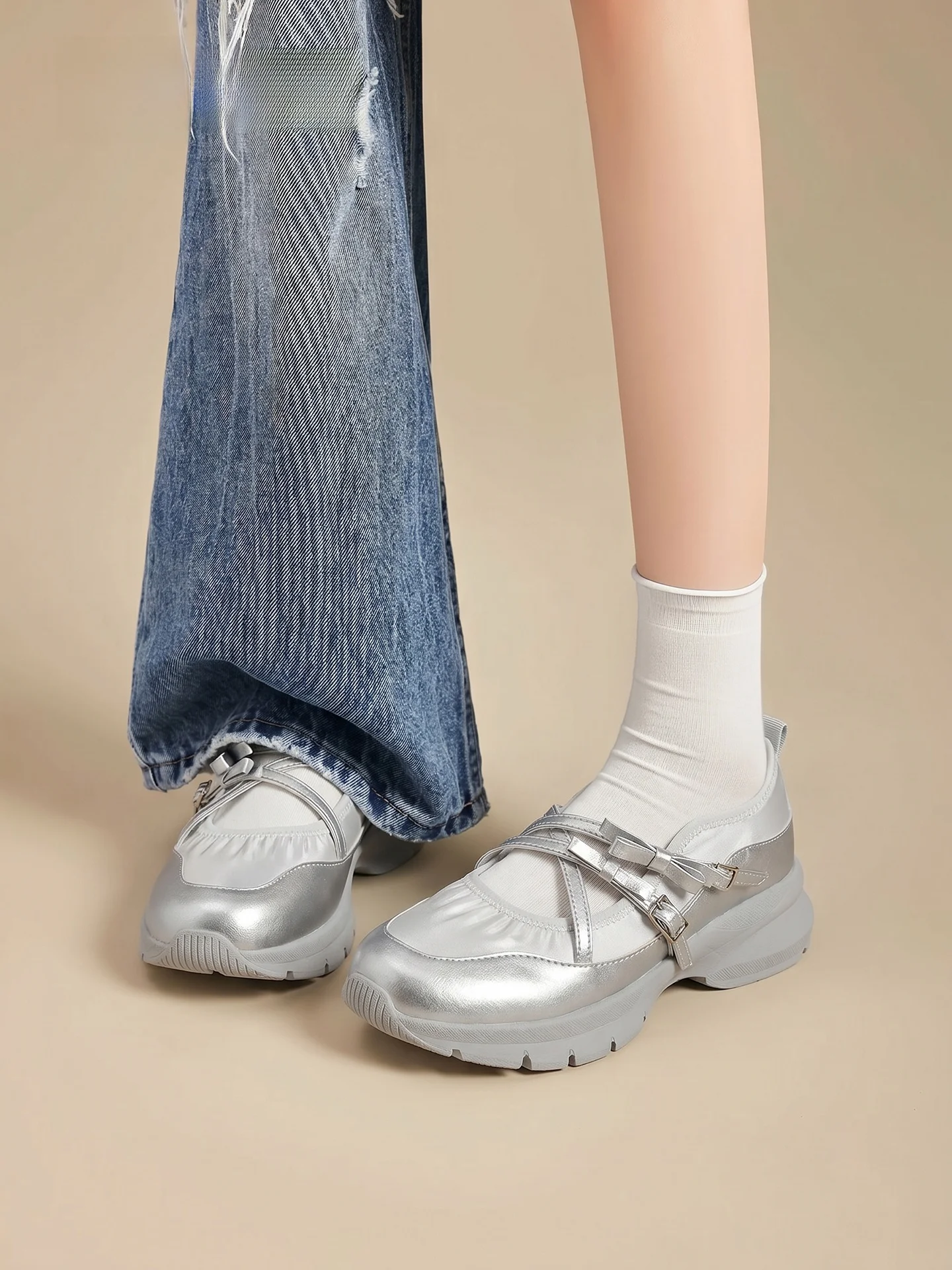 Silver Mary Jane Flat Shoes Women's Soft Bottom Ballet Slip-On Casual Footwear round Toe Thick Heel Summer New Arrival
Silver Mary Jane Flat Shoes Women's Soft Bottom Ballet Slip-On Casual Footwear round Toe Thick Heel Summer New Arrival
