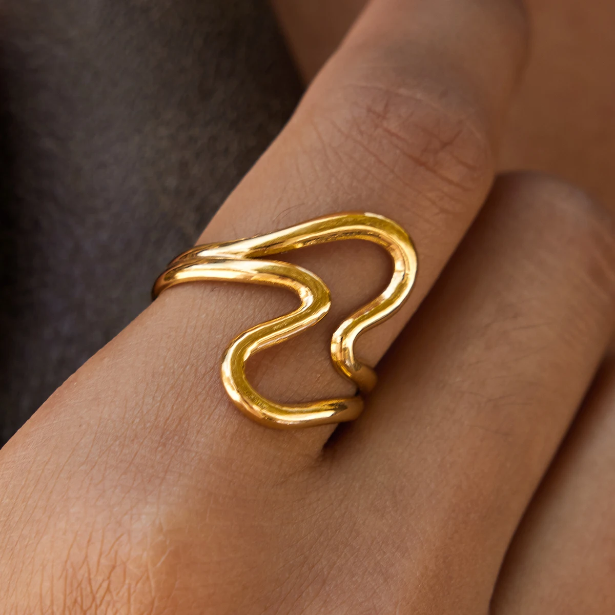 AIKOER Minimalist 18K Gold Color Plated Stainless Steel Double Layer Line Wave Ring Stackable Irregular Ring Women's Jewelry
AIKOER Minimalist 18K Gold Color Plated Stainless Steel Double Layer Line Wave Ring Stackable Irregular Ring Women's Jewelry