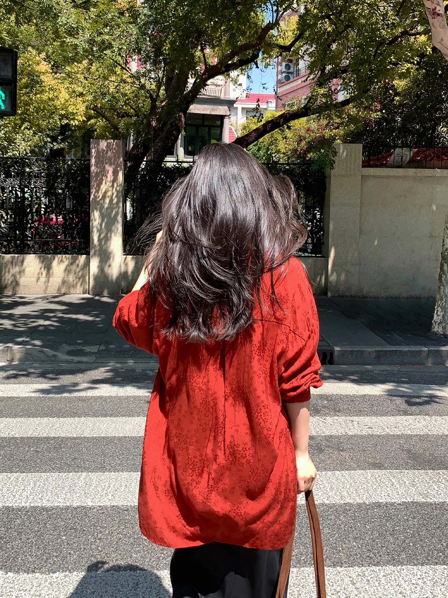 Pusumede Red Long Sve Women's irt Spring 2025 Loose Fit Casual Sle Design Sensation Small ence Lazy irt
Pusumede Red Long Sve Women's irt Spring 2025 Loose Fit Casual Sle Design Sensation Small ence Lazy irt