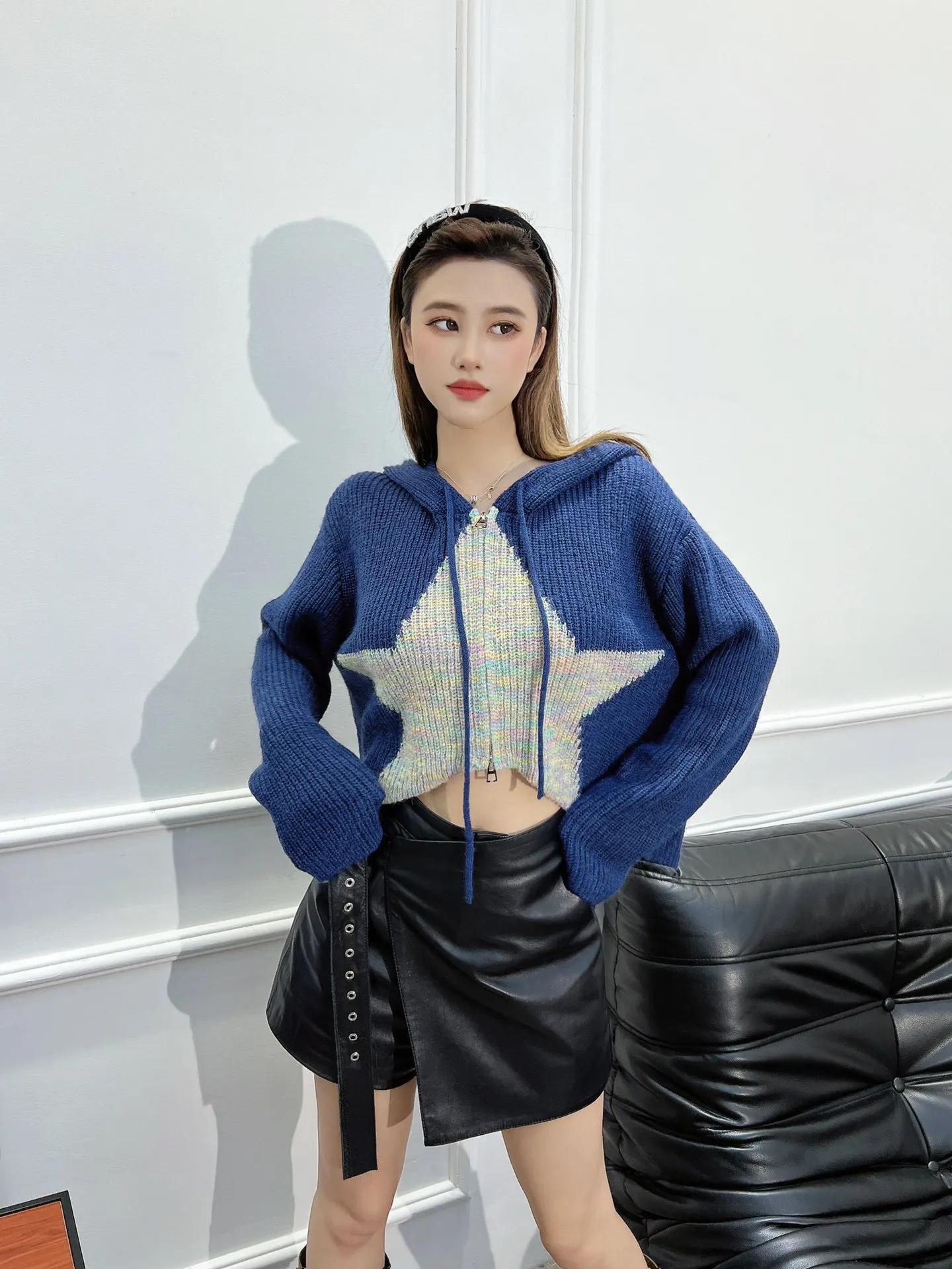 winter and 2023 new autumn women's clothingXINGX Pattern Knitted Zipper Hooded Sweater Embroidery Little Bee 1011
winter and 2023 new autumn women's clothingXINGX Pattern Knitted Zipper Hooded Sweater Embroidery Little Bee 1011