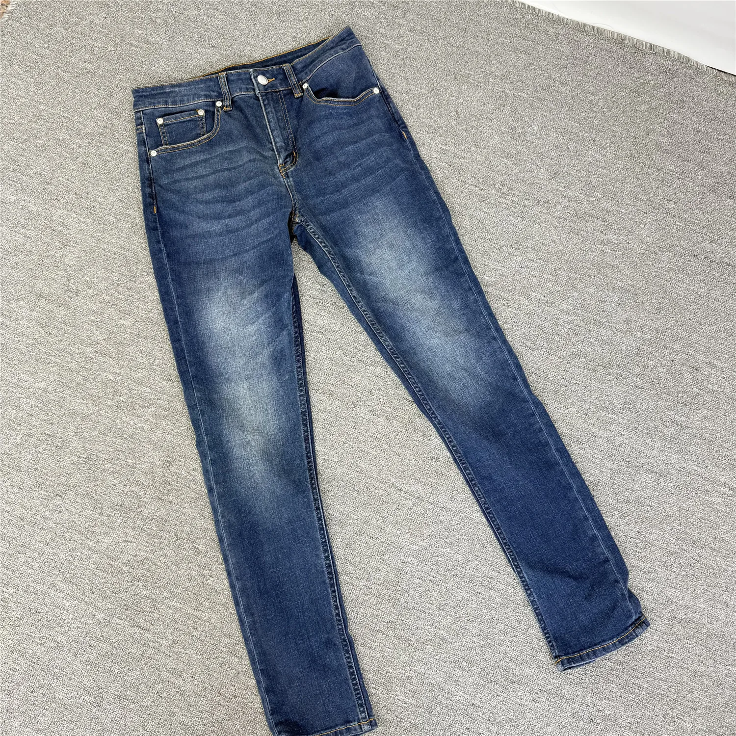 Elastic Denim Jeans Long Trousers Unisex Straight Leg mid Waist Zipper Fly Classic Style Neutral Jeans Summer Collection
Elastic Denim Jeans Long Trousers Unisex Straight Leg mid Waist Zipper Fly Classic Style Neutral Jeans Summer Collection