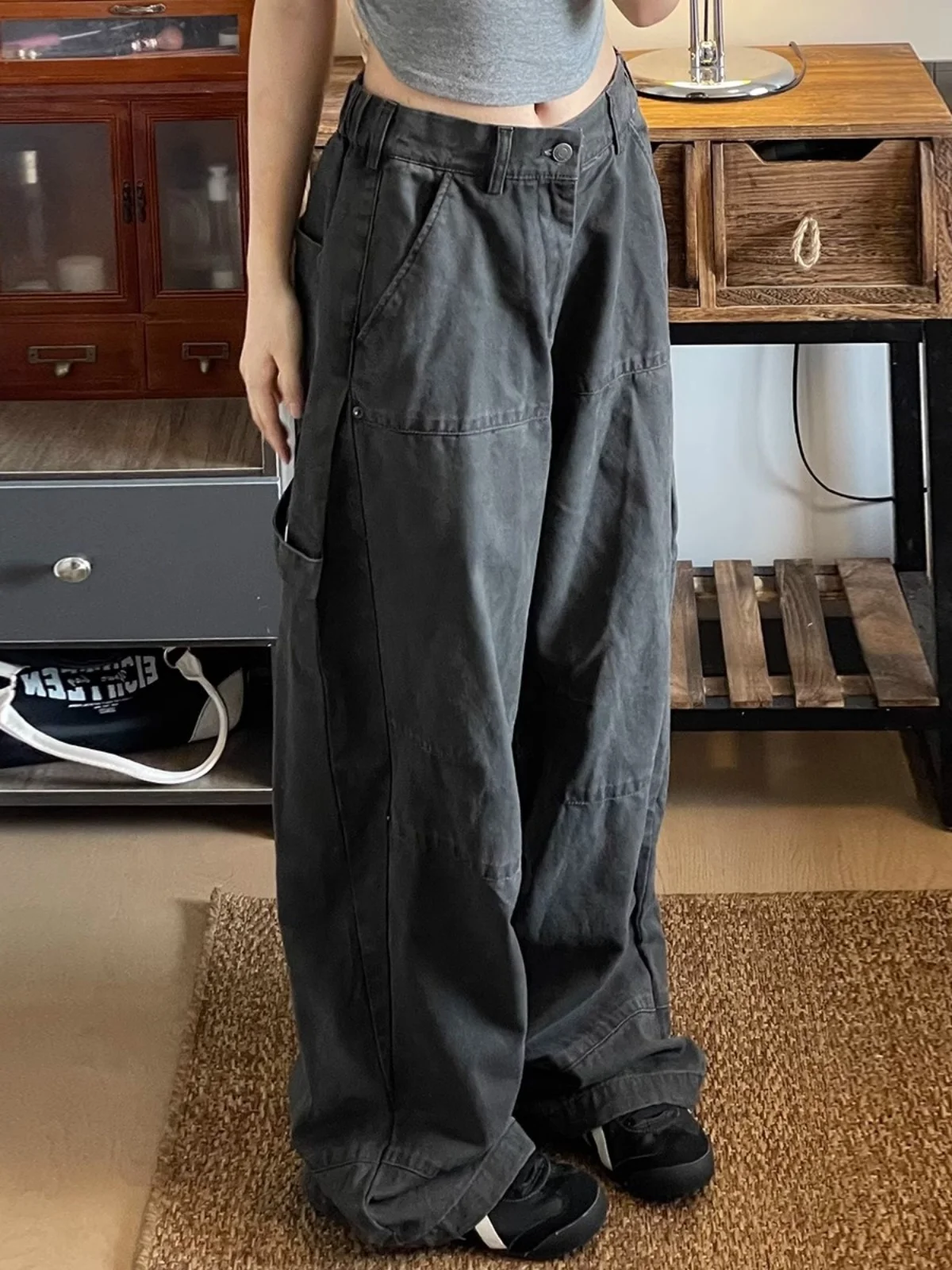 Свободные прямые американские рабочие брюки в стиле ретро, мужские повседневные брюки, весна-осень, новый дизайн с широкими штанинами, свободная посадка
Свободные прямые американские рабочие брюки в стиле ретро, мужские повседневные брюки, весна-осень, новый дизайн с широкими штанинами, свободная посадка