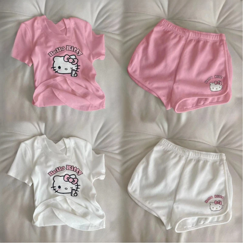 Sanrio Sweet and Cute Hello Kitty Summer Cartoon Print Fashion Casual Simple Versatile Short-sleeved Shorts Set Home Supplies
Sanrio Sweet and Cute Hello Kitty Summer Cartoon Print Fashion Casual Simple Versatile Short-sleeved Shorts Set Home Supplies