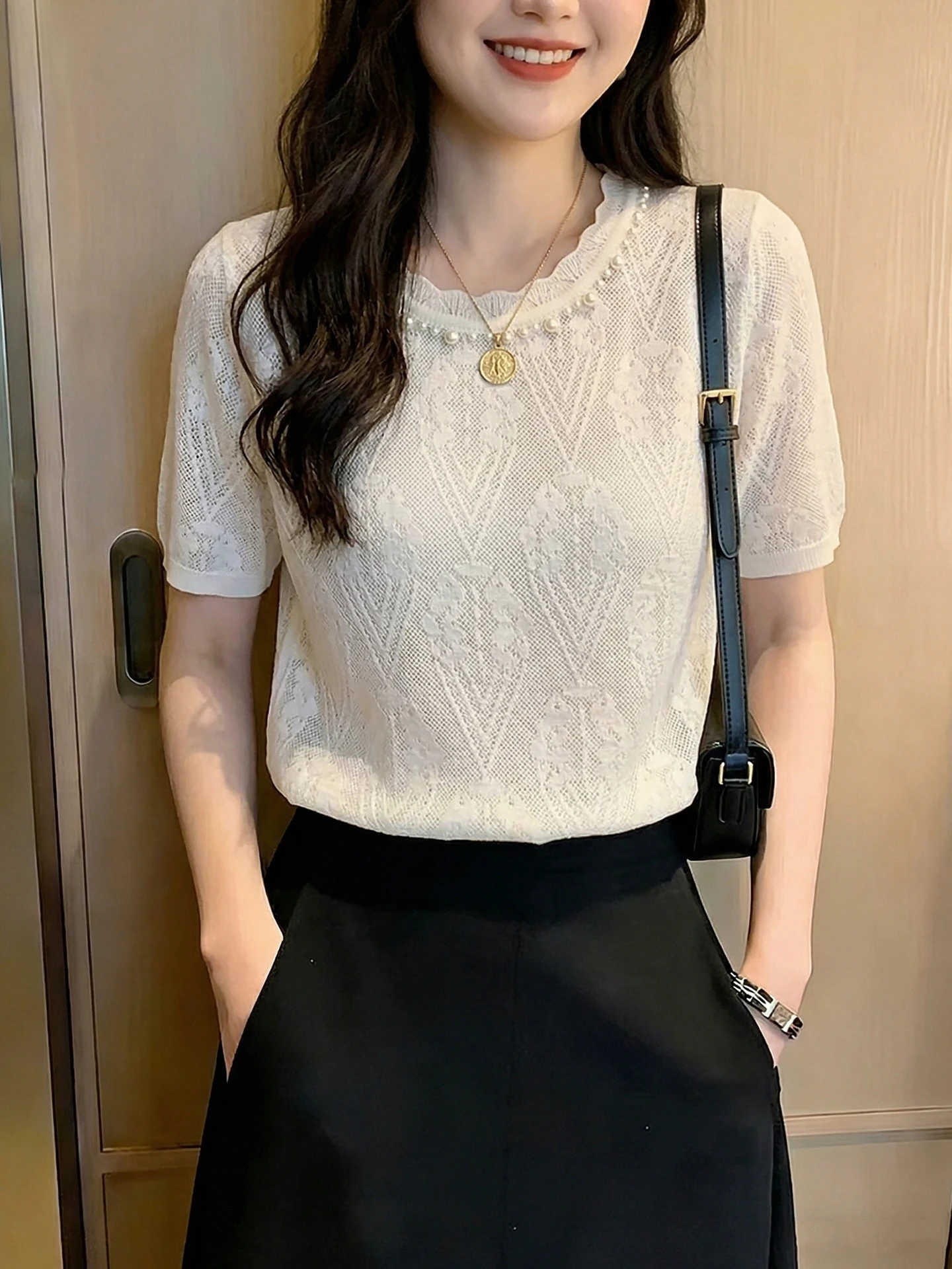 Premium Feel Heavy Embellished Knitted Sweater Casual Versatile Short Sleeve round Neck Top for Summer 2026 Commute Style
Premium Feel Heavy Embellished Knitted Sweater Casual Versatile Short Sleeve round Neck Top for Summer 2026 Commute Style