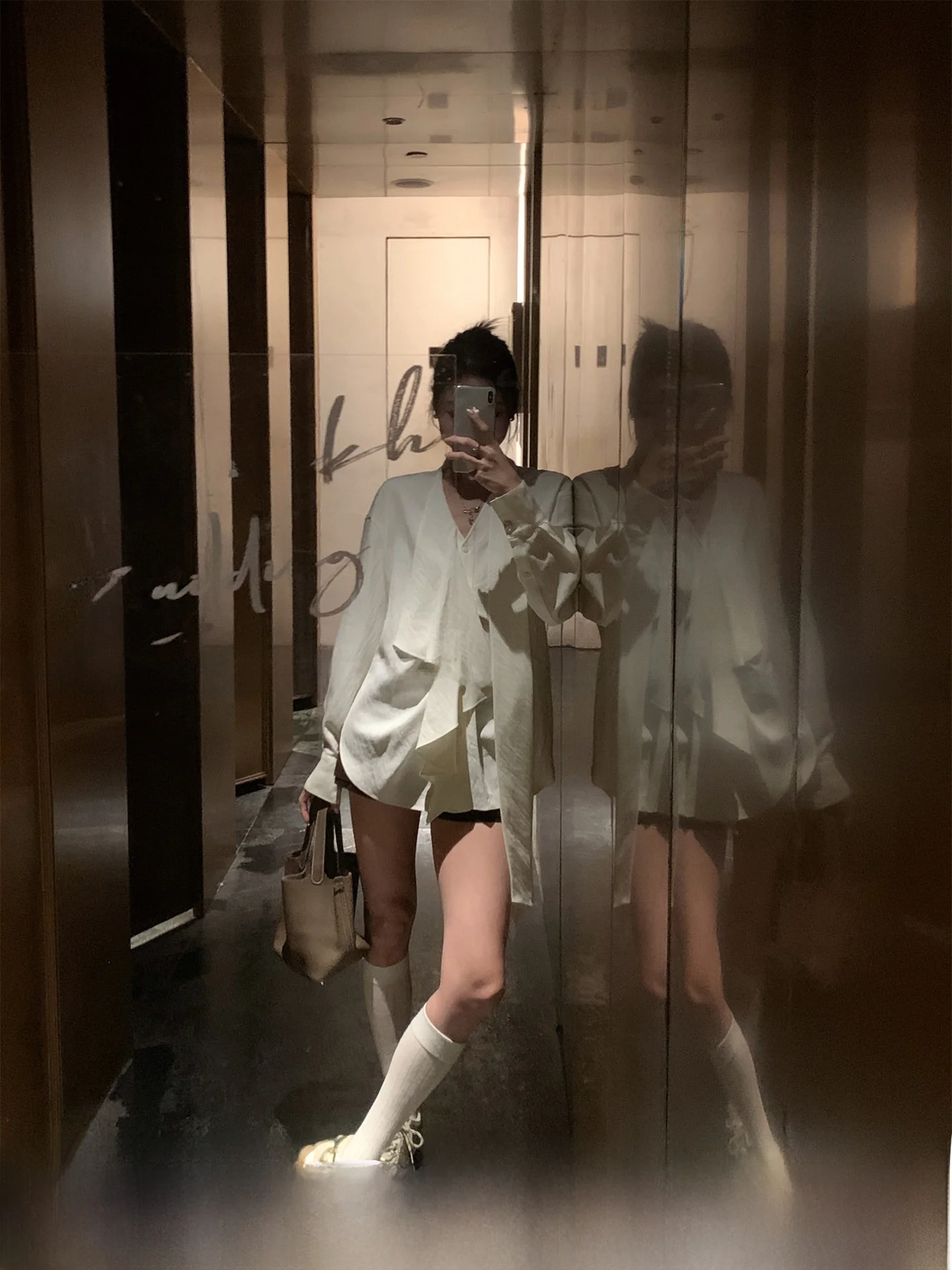GV Big Brother Silk Chiffon Blouse Spring New Style Women's Fashionable Oversized Shirt with Lace Sleeves Long Sleeve Cleanfit
GV Big Brother Silk Chiffon Blouse Spring New Style Women's Fashionable Oversized Shirt with Lace Sleeves Long Sleeve Cleanfit