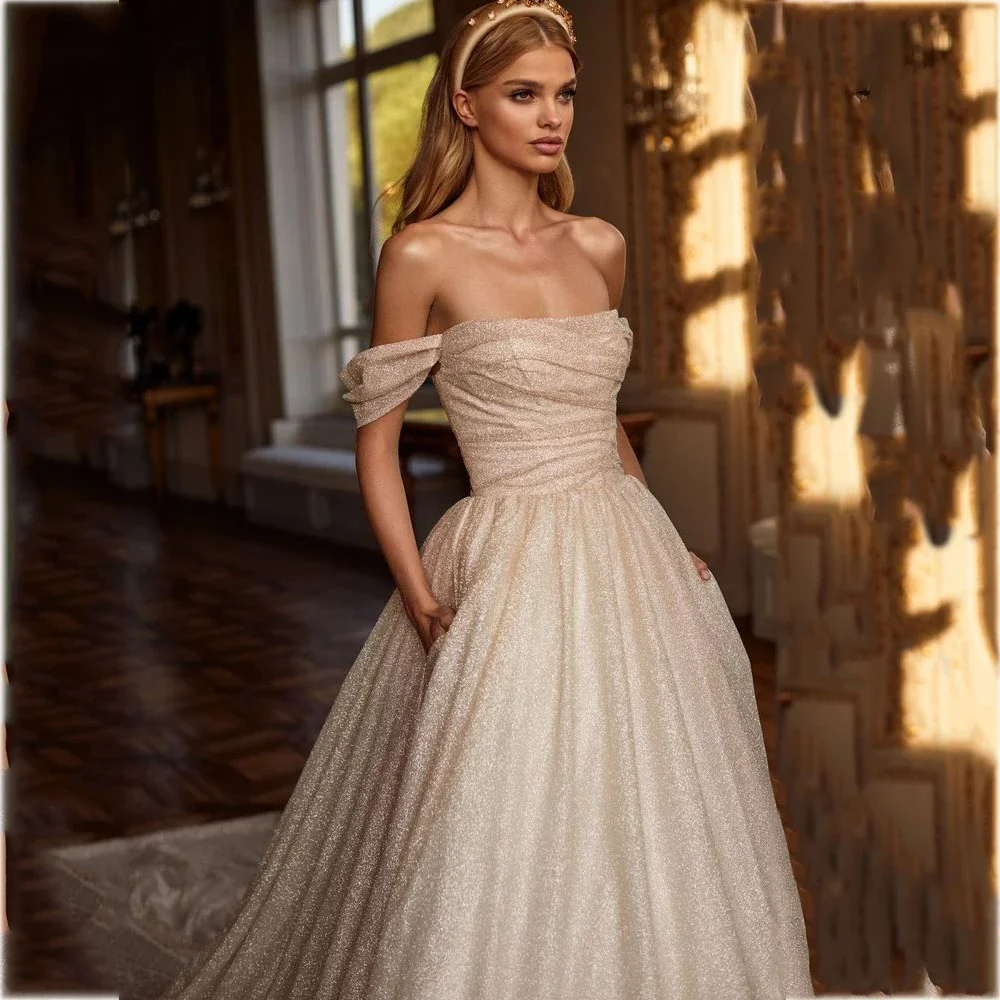 Customized Shiny Strapless Wedding Dresses Lace-up Off Shoulder Sequins Robe De Mariée Junoesque A-Line Bridal Gowns for Women
Customized Shiny Strapless Wedding Dresses Lace-up Off Shoulder Sequins Robe De Mariée Junoesque A-Line Bridal Gowns for Women