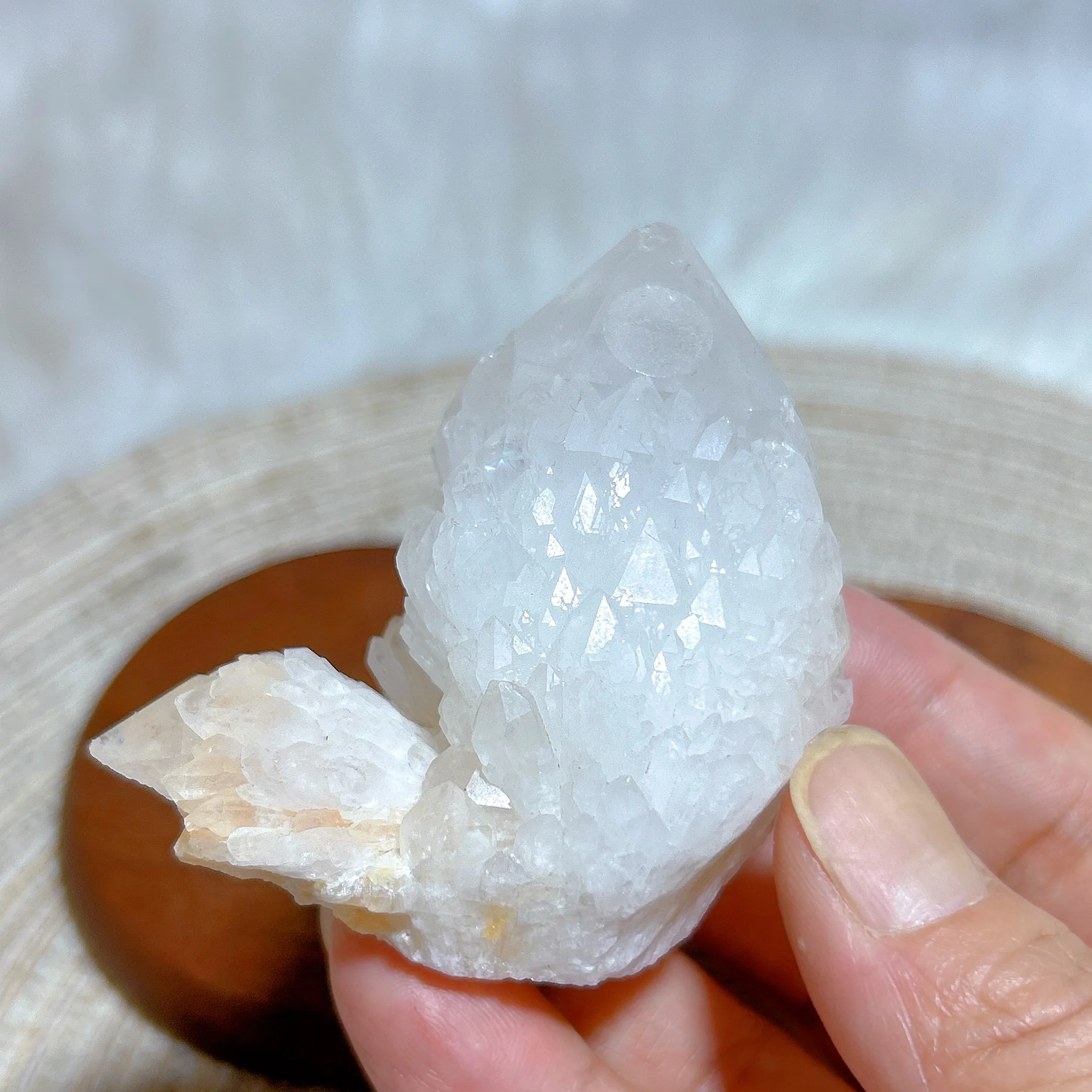 High Quality Natural Crystal Candle Clear Quartz Cluster Raw Stone Healing Specimen Ore Energy Mineral Home Decorations Gift
High Quality Natural Crystal Candle Clear Quartz Cluster Raw Stone Healing Specimen Ore Energy Mineral Home Decorations Gift