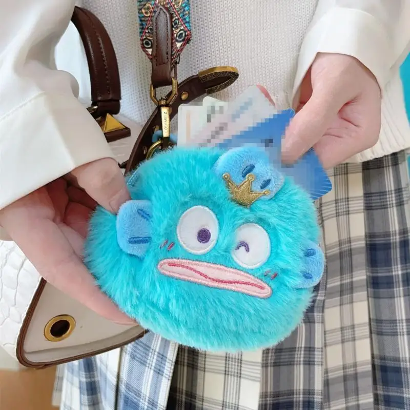 Плюшевый кошелек-корона Sanrio Hangyodon, аниме-аксессуар, пенал-косметичка, выдвижная сумка для хранения, сумка для конфет, подвесная сумка для салфеток Q-Tissue
Плюшевый кошелек-корона Sanrio Hangyodon, аниме-аксессуар, пенал-косметичка, выдвижная сумка для хранения, сумка для конфет, подвесная сумка для салфеток Q-Tissue