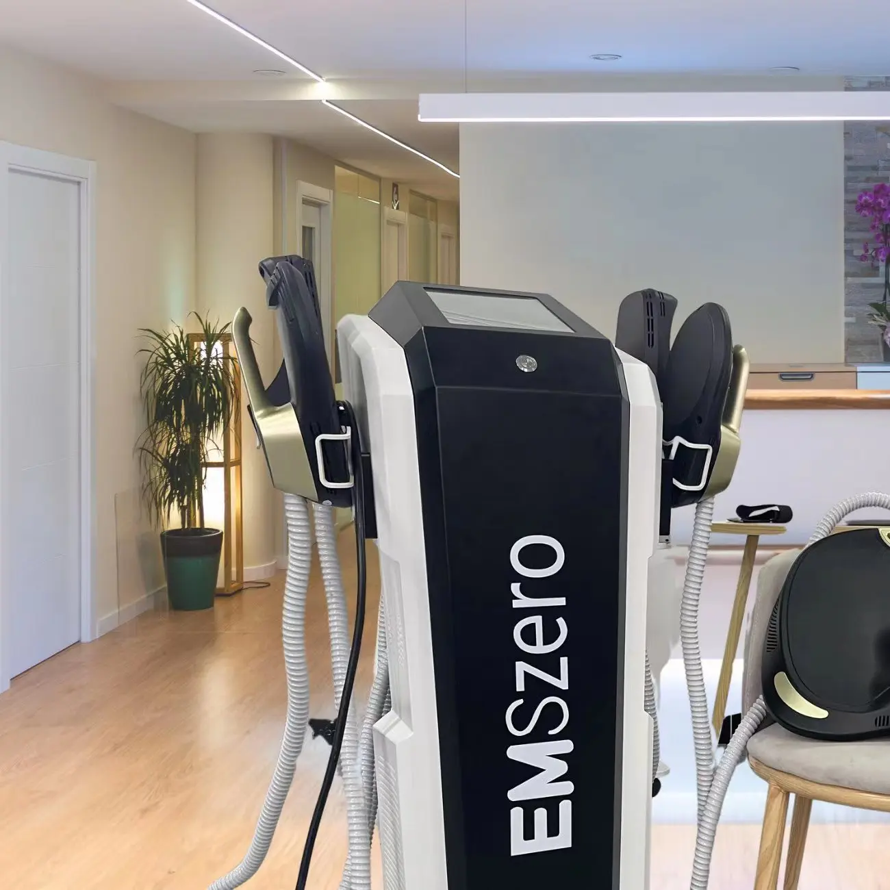 EMSzero 6500 Вт 15 Tesla Neo Черное Золото RF EMS Скульптурная машина Технология похудения жира Стимуляция мышц Вертикальное Скульптура
EMSzero 6500 Вт 15 Tesla Neo Черное Золото RF EMS Скульптурная машина Технология похудения жира Стимуляция мышц Вертикальное Скульптура