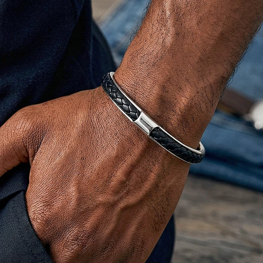 Classic Minimalist Men's 304 Stainless Steel Braided Faux Leather Cuff Bracelet Fashion Simple Jewelry Couple Gift
Classic Minimalist Men's 304 Stainless Steel Braided Faux Leather Cuff Bracelet Fashion Simple Jewelry Couple Gift