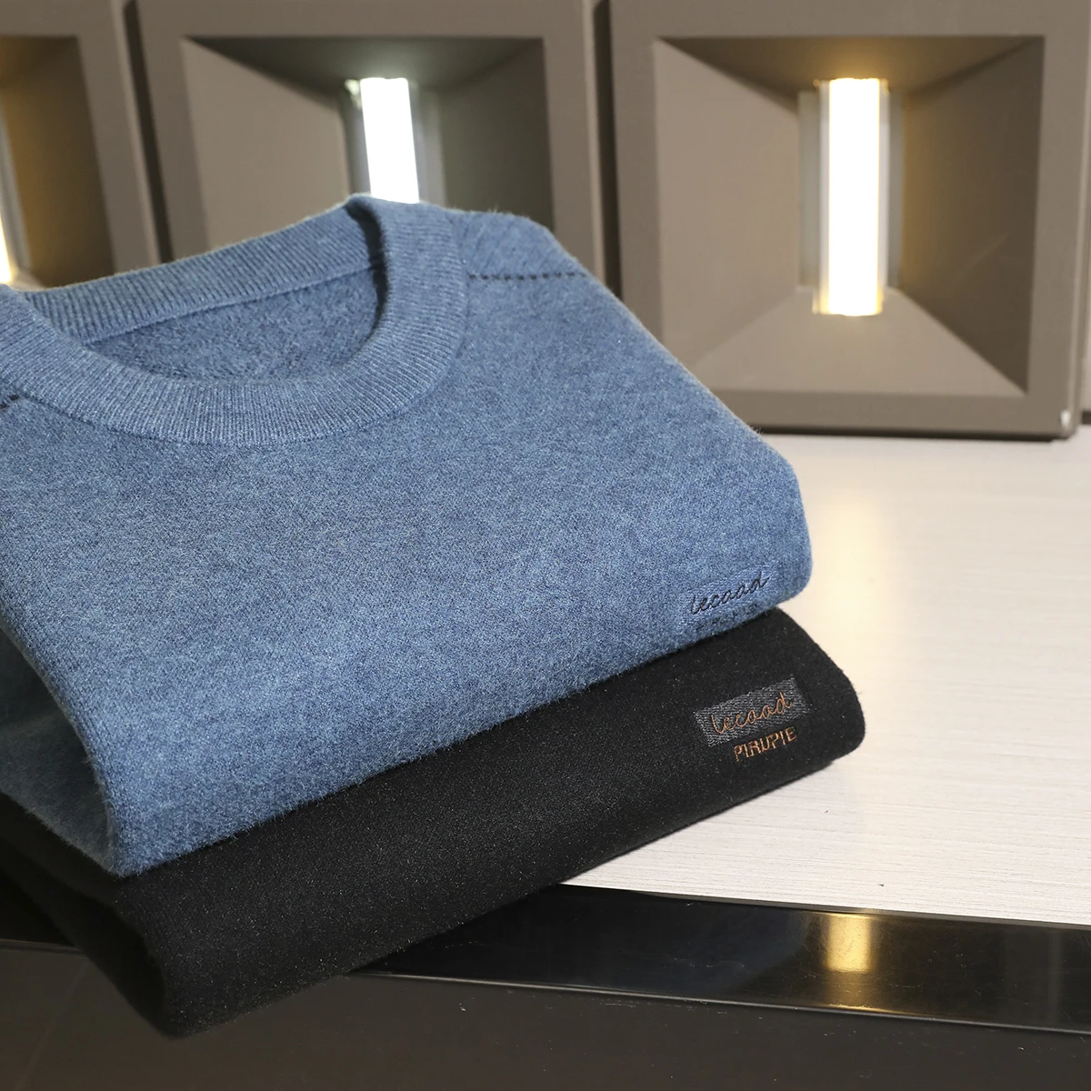 Утепленный вязаный свитер из шелковой смеси: комфортный, теплый, модный мужской свитер с длинным рукавом и круглым вырезом
Утепленный вязаный свитер из шелковой смеси: комфортный, теплый, модный мужской свитер с длинным рукавом и круглым вырезом