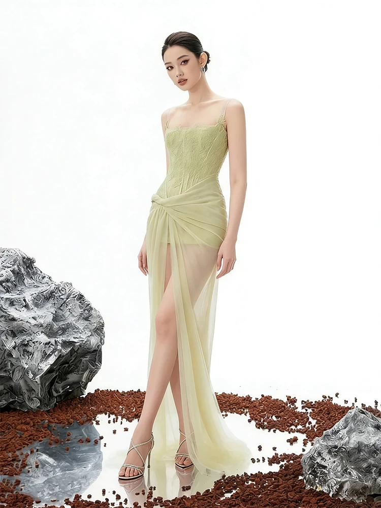 Elegant Lace Halter Dress Women's Unique Design Slimming Split Fashionable Evening Gown Midi Length Zipper Back Style
Elegant Lace Halter Dress Women's Unique Design Slimming Split Fashionable Evening Gown Midi Length Zipper Back Style