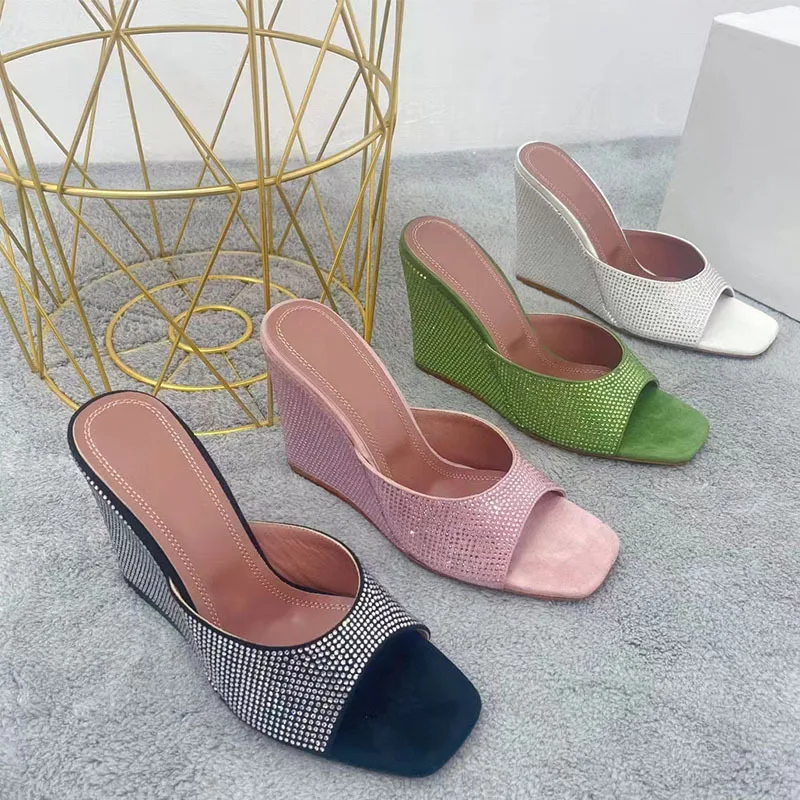 Peep Toe Shiny Rhinestone Upper Wedges Slingback Slippers Square Head Slip-On Brand Designer Women's Party Walkshow Shoes
Peep Toe Shiny Rhinestone Upper Wedges Slingback Slippers Square Head Slip-On Brand Designer Women's Party Walkshow Shoes