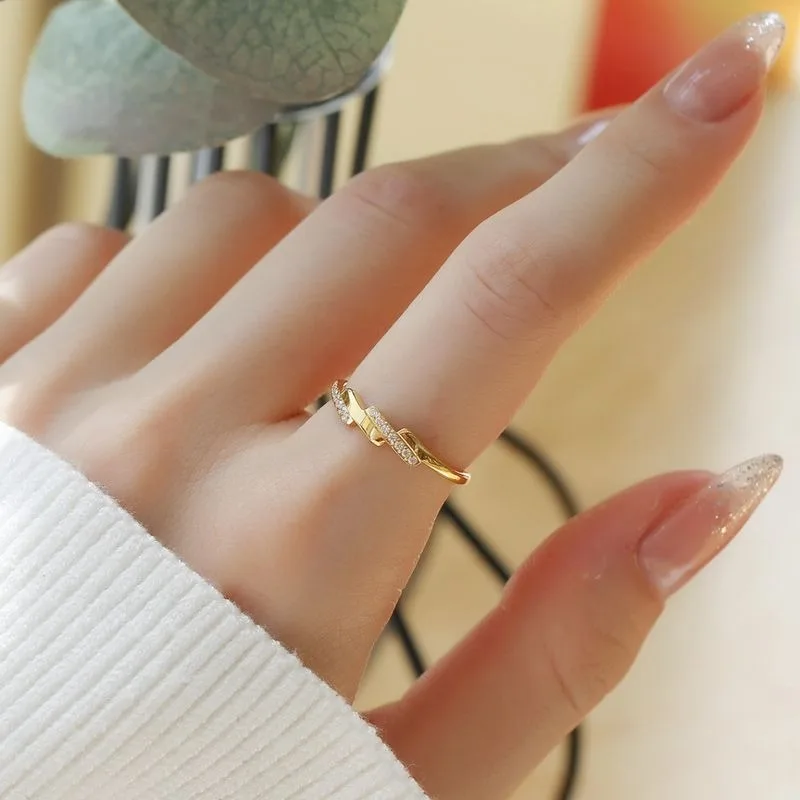 Korean version stepped imported titanium steel ring, light luxury, niche girl design, comfortable and exquisite giftfor the ring
Korean version stepped imported titanium steel ring, light luxury, niche girl design, comfortable and exquisite giftfor the ring