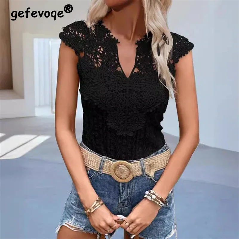 Women Sexy Hollow Lace Patchwork V Neck Sleeveless Elegant T-shirt 2024 Summer Fashion Female Black White V Neck Slim Chic Tops
Women Sexy Hollow Lace Patchwork V Neck Sleeveless Elegant T-shirt 2024 Summer Fashion Female Black White V Neck Slim Chic Tops