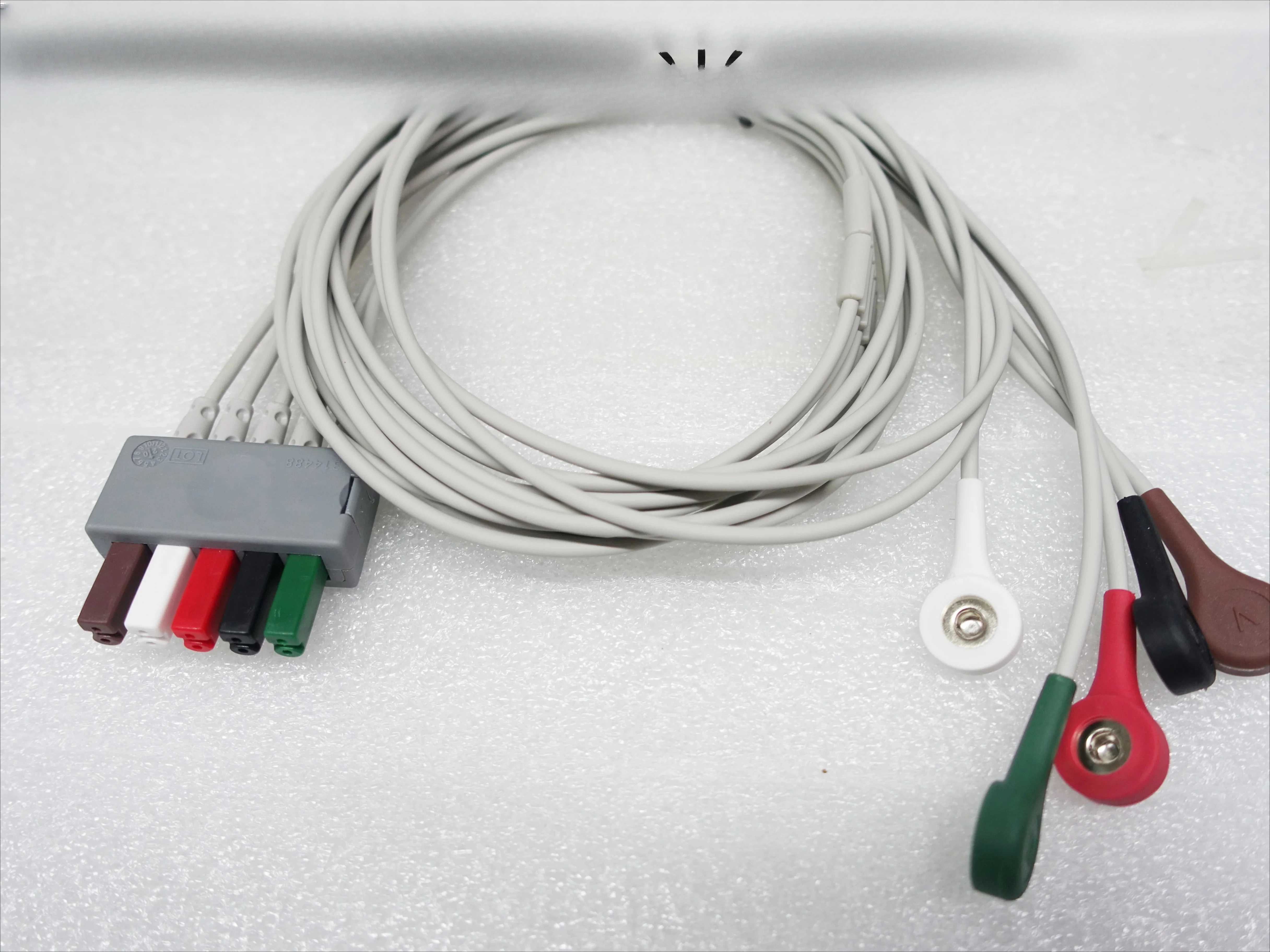 EL6501B lead wire 5 leads to adult button AHA lead wire T/IPM/IMEC series.
EL6501B lead wire 5 leads to adult button AHA lead wire T/IPM/IMEC series.