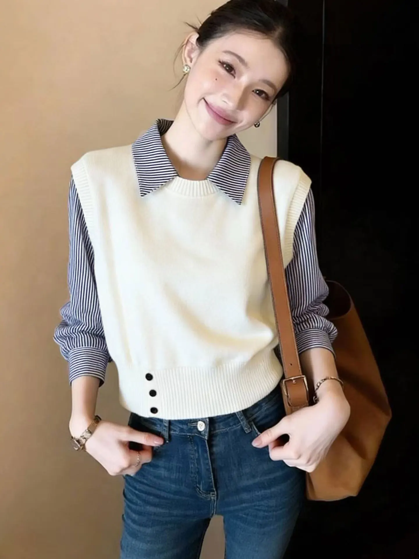 Модный женский вязаный свитер с длинными рукавами для весны, повседневный, комфортный, средней мягкости, стандартного кроя, трикотаж
Модный женский вязаный свитер с длинными рукавами для весны, повседневный, комфортный, средней мягкости, стандартного кроя, трикотаж