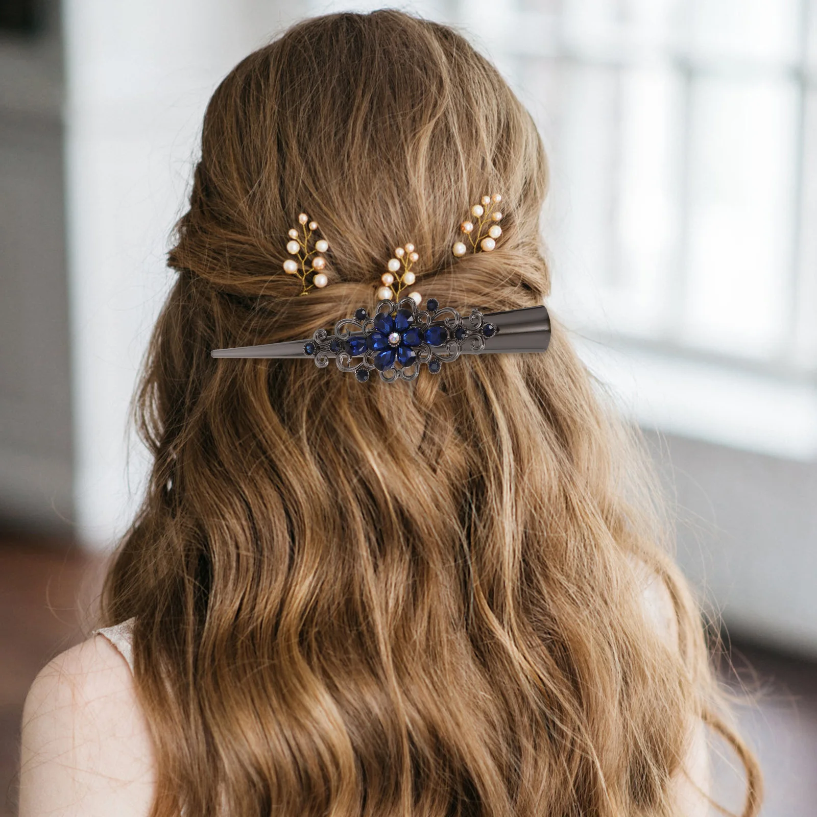 2pcs Cow Horn Clip Rhinestone Design Wedding Party Hair Accessory Women Alloy Duckbill Clip Bobby Pin Hair Styling Tool
2pcs Cow Horn Clip Rhinestone Design Wedding Party Hair Accessory Women Alloy Duckbill Clip Bobby Pin Hair Styling Tool