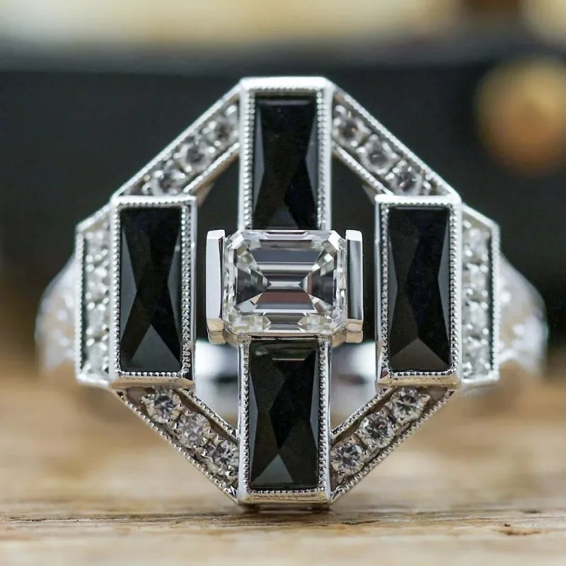 2025 new creative square women's ring, exaggerated rivet decoration hollow alloy jewelry
2025 new creative square women's ring, exaggerated rivet decoration hollow alloy jewelry