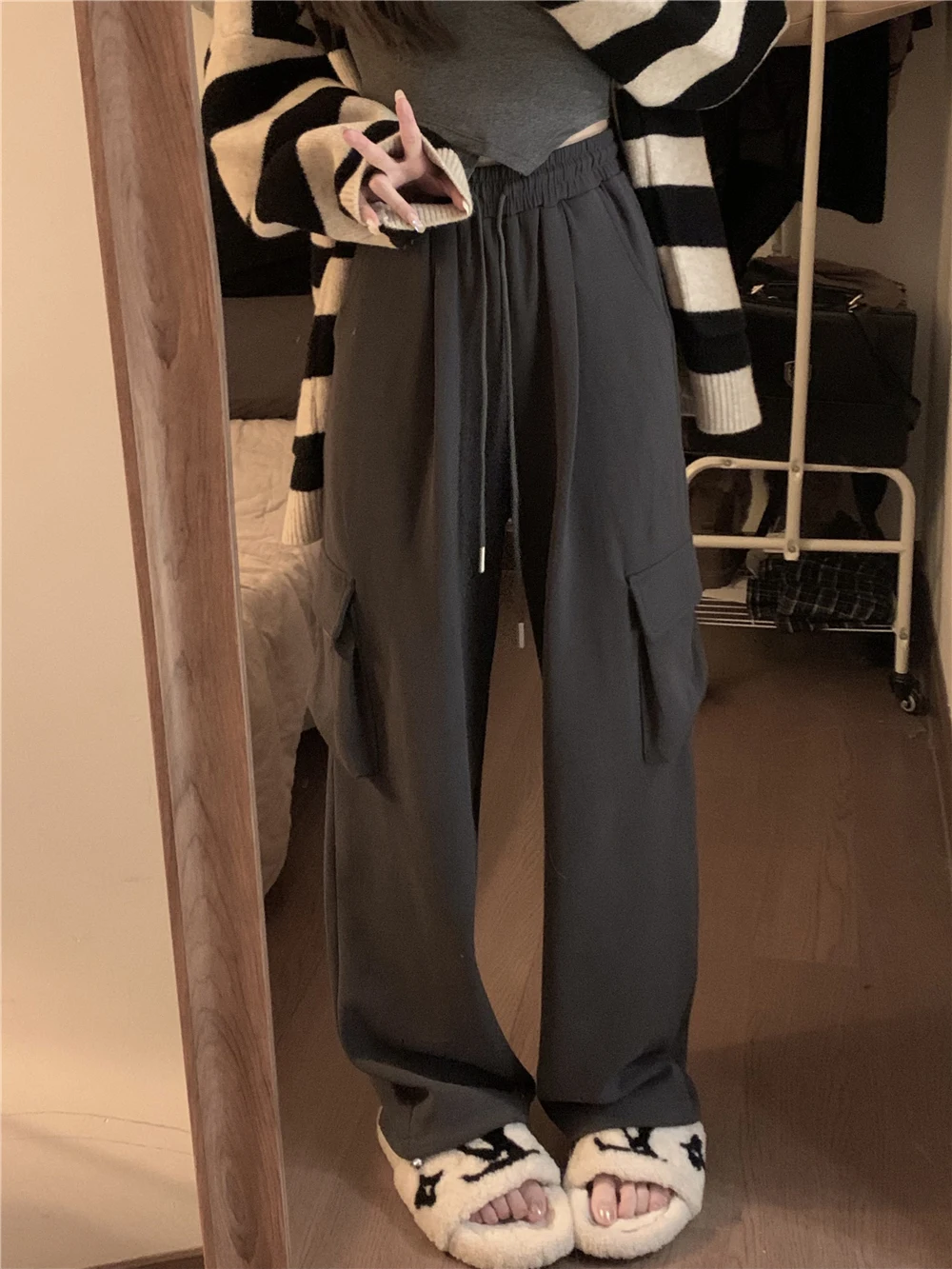 Small Khaki Pants Women's High-Waisted Loose Wide Leg Pants Slim Overalls In Autumn And Winter Drop Casual Pants
Small Khaki Pants Women's High-Waisted Loose Wide Leg Pants Slim Overalls In Autumn And Winter Drop Casual Pants