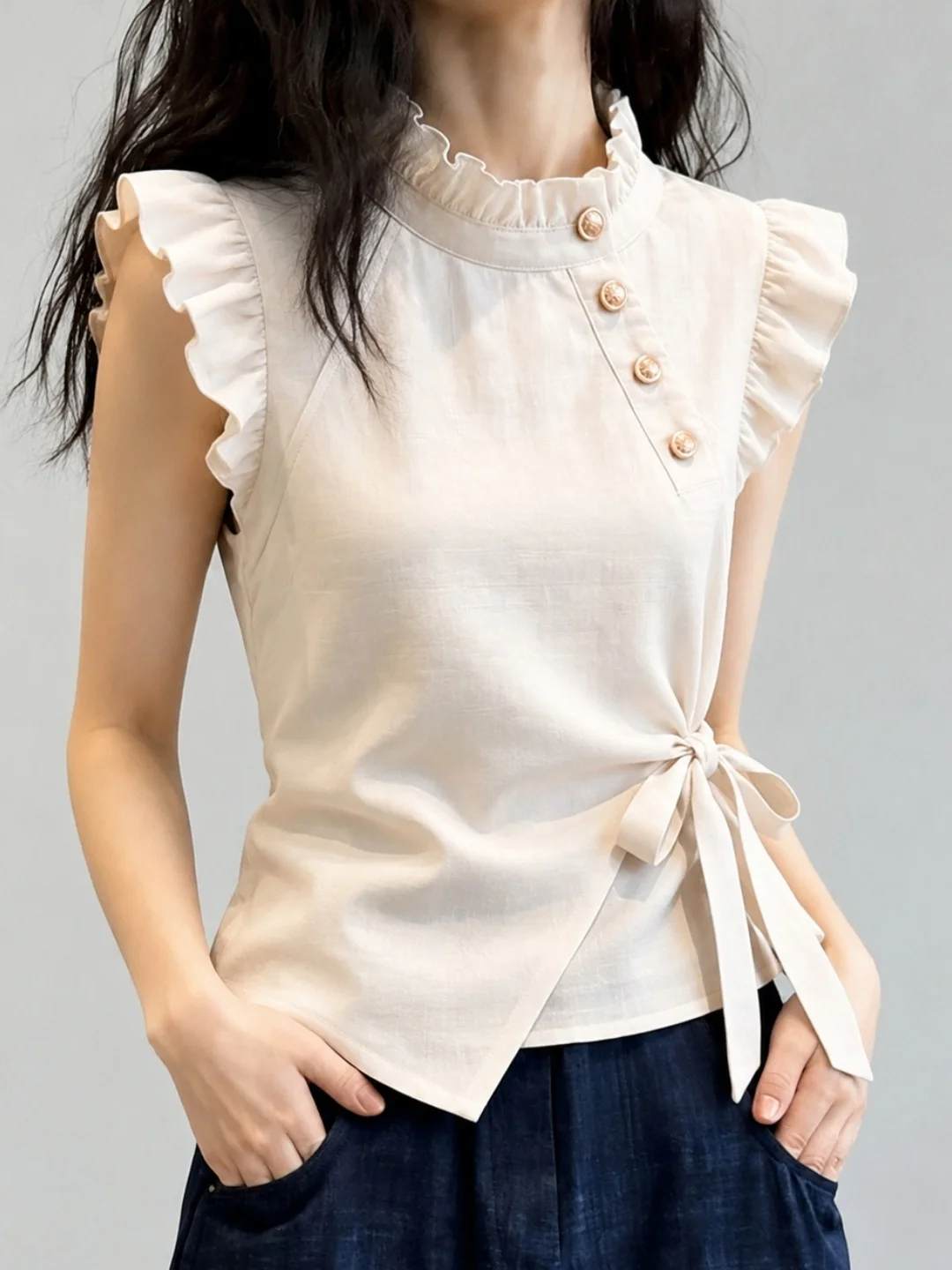 Fashionable Sleeveless Shirt with Lace Hem Design Summer 2026 Elegant Versatile Top High-End Quality Women's Clothing
Fashionable Sleeveless Shirt with Lace Hem Design Summer 2026 Elegant Versatile Top High-End Quality Women's Clothing