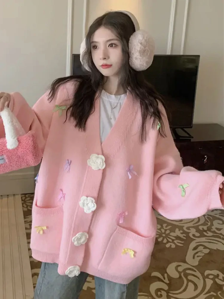 Hikigawa V Neck Floral Bow Patchwork Women Sweater Coat Chic Fashion Sweet Knitted Cardigan All Match Grunge Loose Jumpers Mujer
Hikigawa V Neck Floral Bow Patchwork Women Sweater Coat Chic Fashion Sweet Knitted Cardigan All Match Grunge Loose Jumpers Mujer