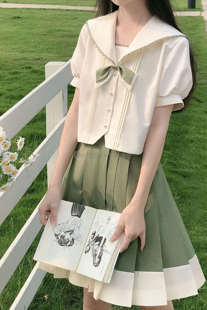 2025 gentle rural style elegant leisure academy uniform fashion design sense sailor collar shirt sweet versatile pleated skirt
2025 gentle rural style elegant leisure academy uniform fashion design sense sailor collar shirt sweet versatile pleated skirt