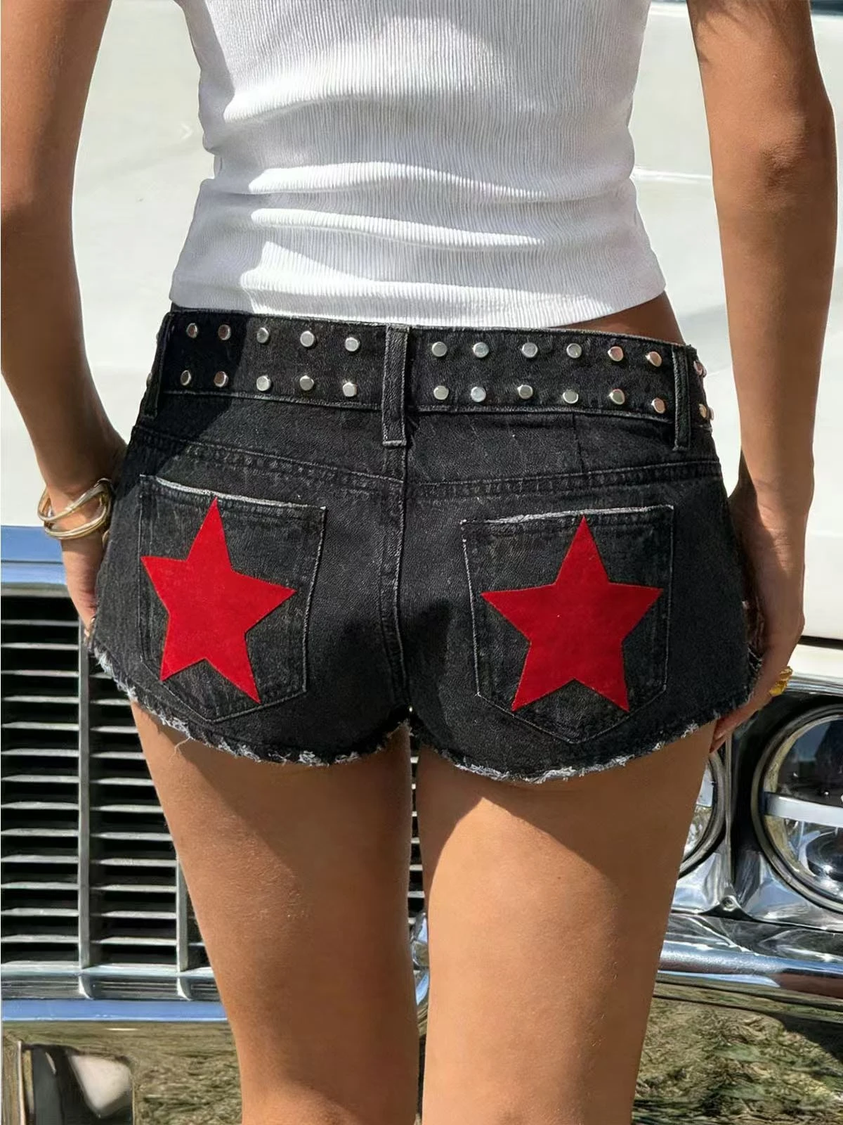 Low Waist Fashionable Casual Decal Denim Shorts Women's Loose Fit Summer Jeans Hot Pants Star Pattern Zipper Fly
Low Waist Fashionable Casual Decal Denim Shorts Women's Loose Fit Summer Jeans Hot Pants Star Pattern Zipper Fly
