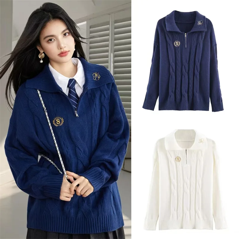 Women's Top 2025 Winter New Solid Color Long Sleeve Polo Collar Embroidered College Style Pullover Knit Top Trendy and Stylish
Women's Top 2025 Winter New Solid Color Long Sleeve Polo Collar Embroidered College Style Pullover Knit Top Trendy and Stylish