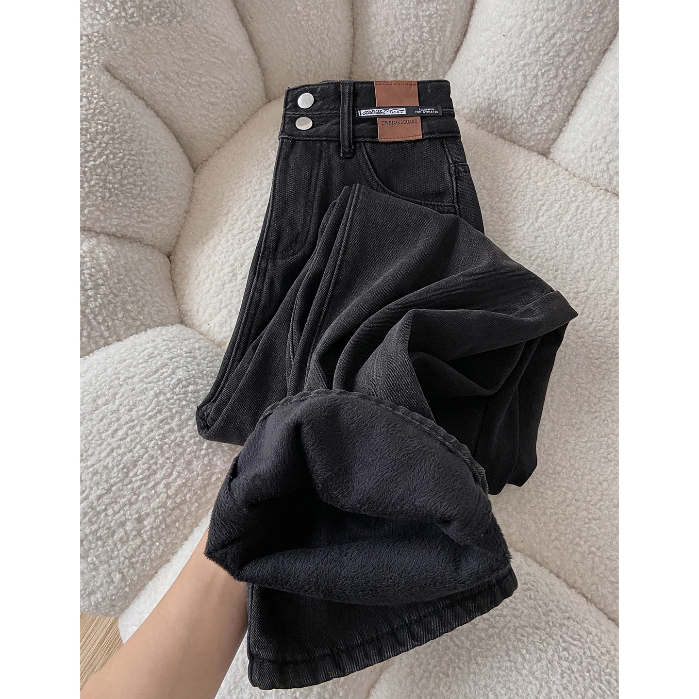 Женские джинсы с высокой талией и широкими штанинами на подкладке, свободные драпированные теплые зимние джинсовые брюки длиной до пола, прямой крой
Женские джинсы с высокой талией и широкими штанинами на подкладке, свободные драпированные теплые зимние джинсовые брюки длиной до пола, прямой крой