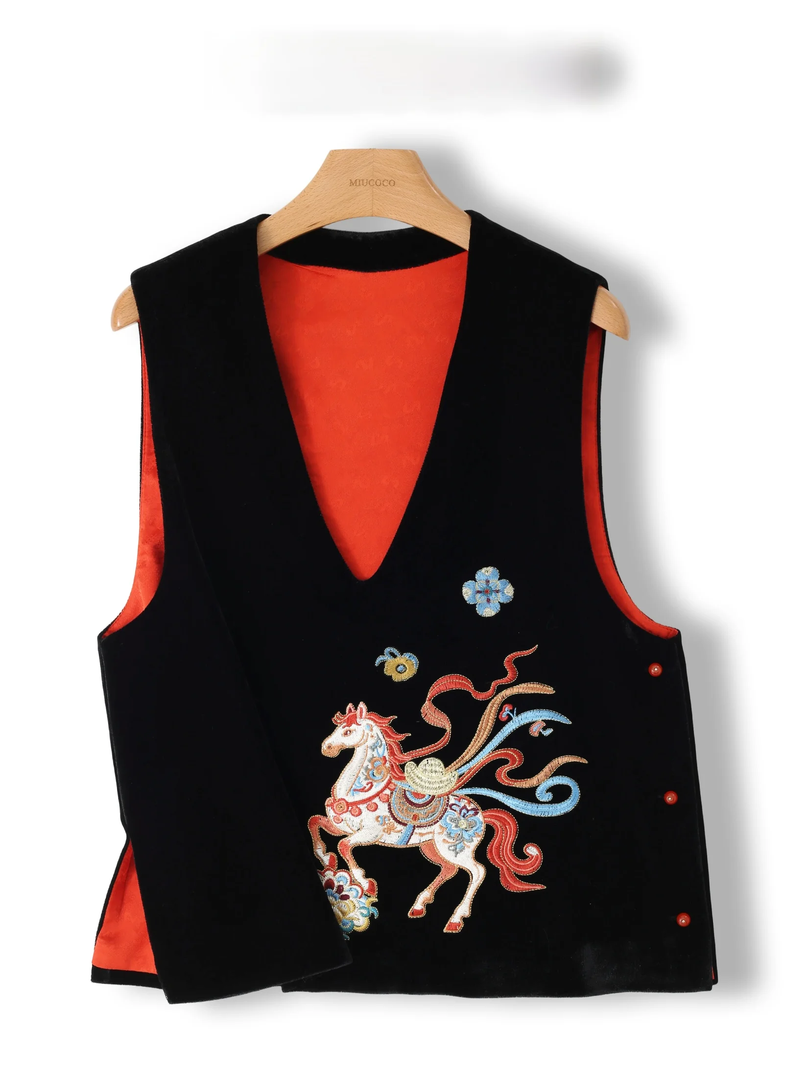 Retro Velvet Embroidered Vest Women's Loose Fit V-Neck Jacket Chinese Style New Fashion Trend Outerwear Top
Retro Velvet Embroidered Vest Women's Loose Fit V-Neck Jacket Chinese Style New Fashion Trend Outerwear Top