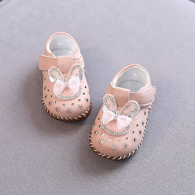 Spring Summer Baby Girl Sandals Soft Sole Anti-Slip Breathable Leather Princess Walking Shoes for Infants 0-1 Year 6-12 Months
Spring Summer Baby Girl Sandals Soft Sole Anti-Slip Breathable Leather Princess Walking Shoes for Infants 0-1 Year 6-12 Months