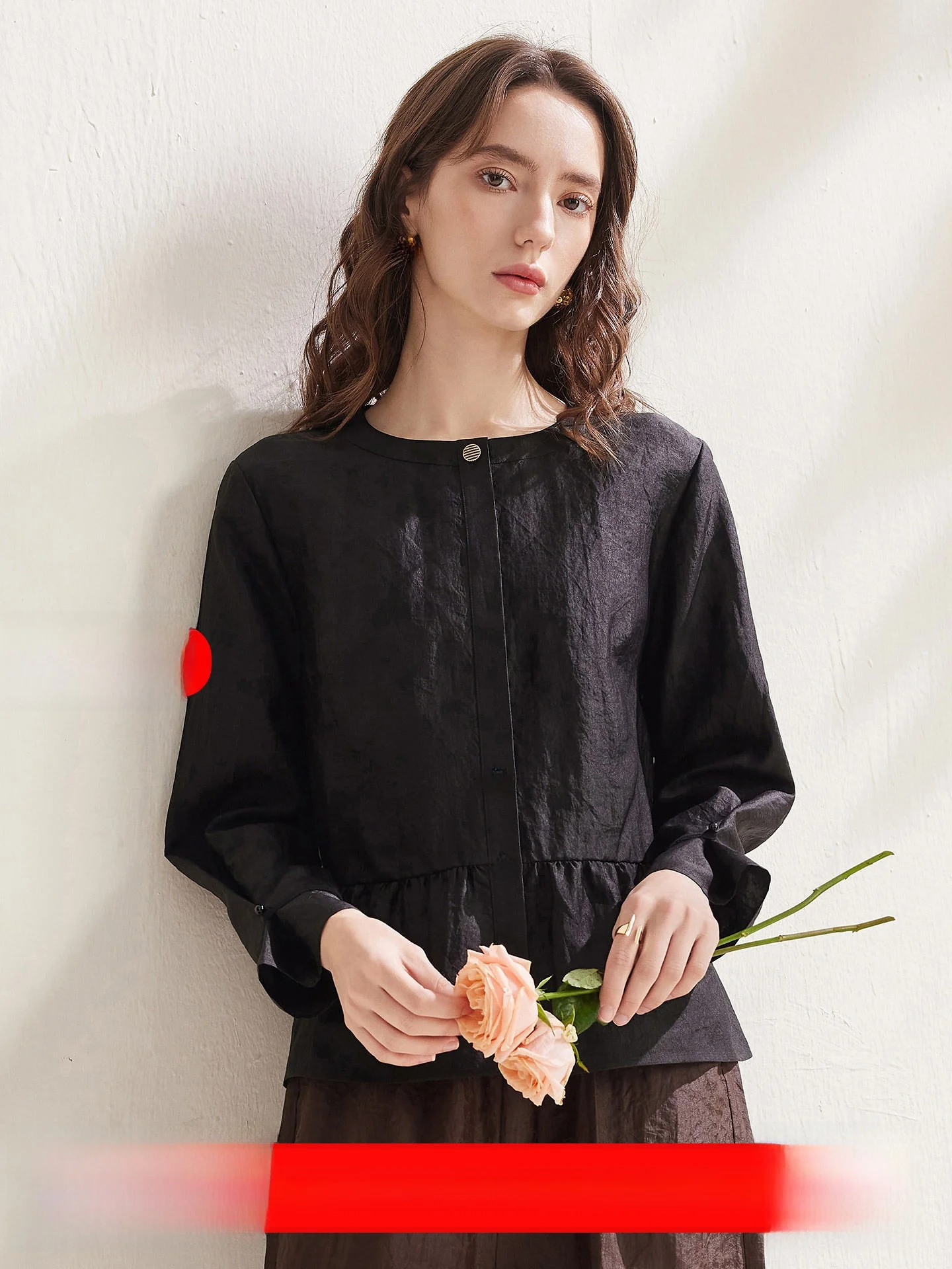 Zhaojun Spring Summer New Heavyweight Silk Long Sleeve Loose Luxury Xiangyun Silk Women's Top Elegant Atmosphere
Zhaojun Spring Summer New Heavyweight Silk Long Sleeve Loose Luxury Xiangyun Silk Women's Top Elegant Atmosphere
