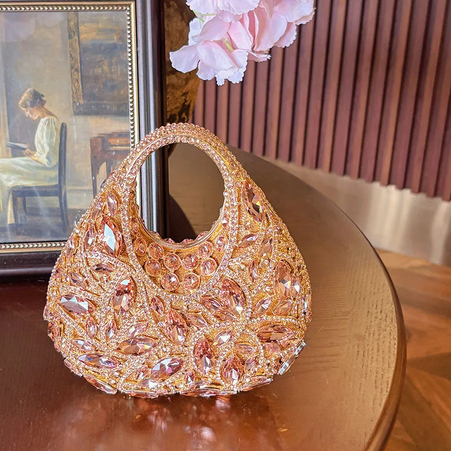 Light luxury multi-color full diamond portable dinner bag hollow design exquisite shining extravagant atmosphere handbag
Light luxury multi-color full diamond portable dinner bag hollow design exquisite shining extravagant atmosphere handbag