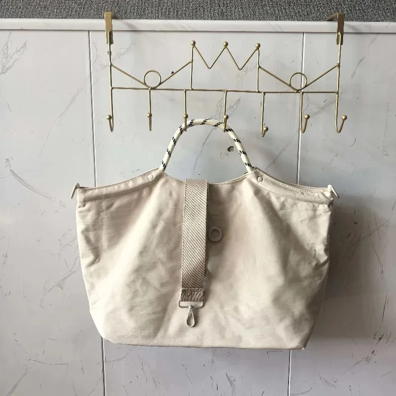 2026 New Large Capacity Handbag Canvas Shoulder Bag Sports Casual Waterproof Yoga Bag Women's Crossbody Bag Tote bag
2026 New Large Capacity Handbag Canvas Shoulder Bag Sports Casual Waterproof Yoga Bag Women's Crossbody Bag Tote bag