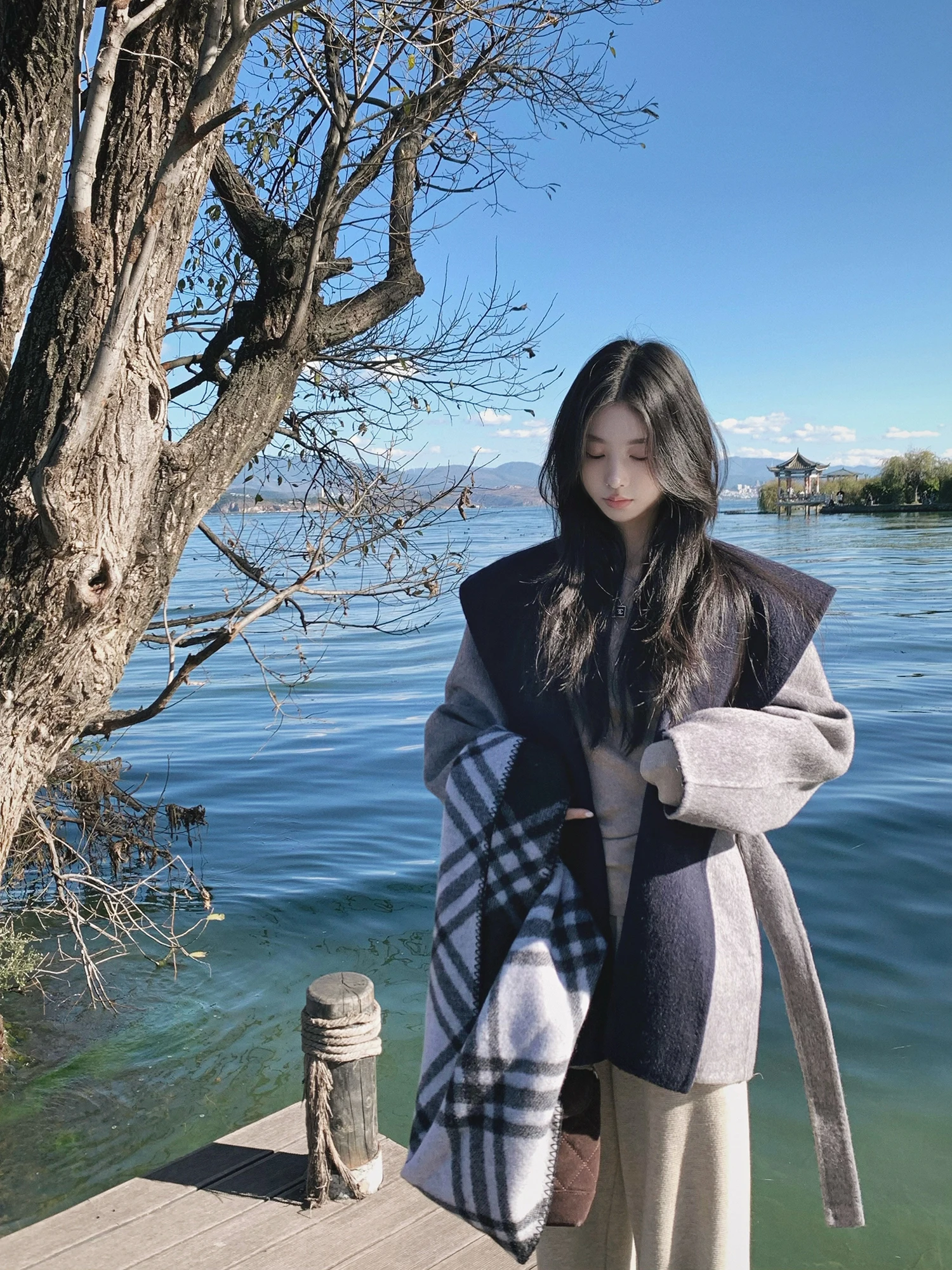 Stunning Winter Woolen Coat Women's Wool Coat Double-Faced Woolen ature New Sle Commute Sle Belted ket Long Sve...
Stunning Winter Woolen Coat Women's Wool Coat Double-Faced Woolen ature New Sle Commute Sle Belted ket Long Sve...
