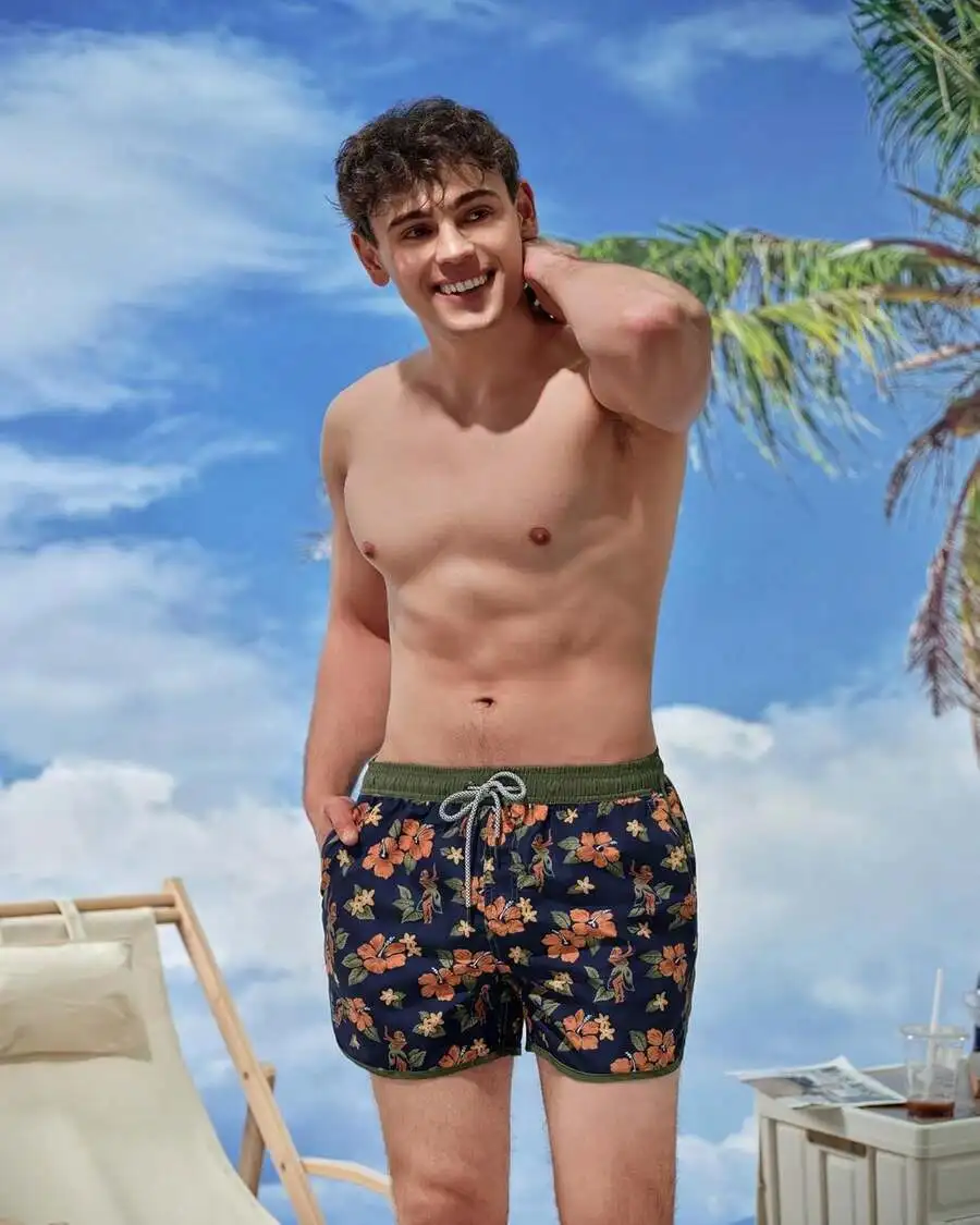 Mens Retro Floral Swim Trunks Quick Dry Board Shorts With Pockets
Mens Retro Floral Swim Trunks Quick Dry Board Shorts With Pockets
