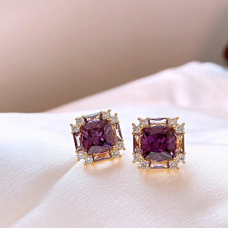 Bright Purple Zirconia Ear Stud Earrings Women's Fashion Suqare Earrings Lady Everyday Wearable Ear Jewelry for Ceremony Party
Bright Purple Zirconia Ear Stud Earrings Women's Fashion Suqare Earrings Lady Everyday Wearable Ear Jewelry for Ceremony Party