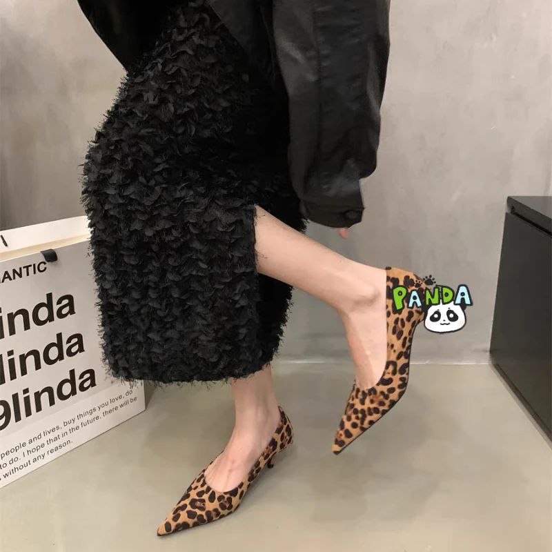 New Women Leopard Print Pointed Toe Pumps Shoes Fashion Shallow Slip on Ladies Elegant High Heel Shoes Women's Office Footwear
New Women Leopard Print Pointed Toe Pumps Shoes Fashion Shallow Slip on Ladies Elegant High Heel Shoes Women's Office Footwear
