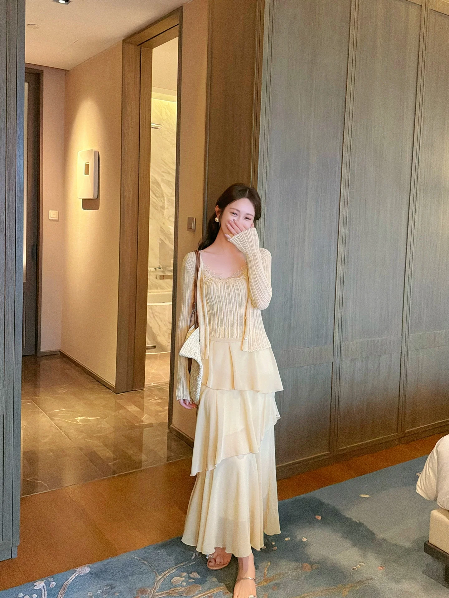 Spring Light Flower Language Small Knitted Lace Bell Sleeve Open Cardigan Women's Summer Design Sensation Outerwear
Spring Light Flower Language Small Knitted Lace Bell Sleeve Open Cardigan Women's Summer Design Sensation Outerwear