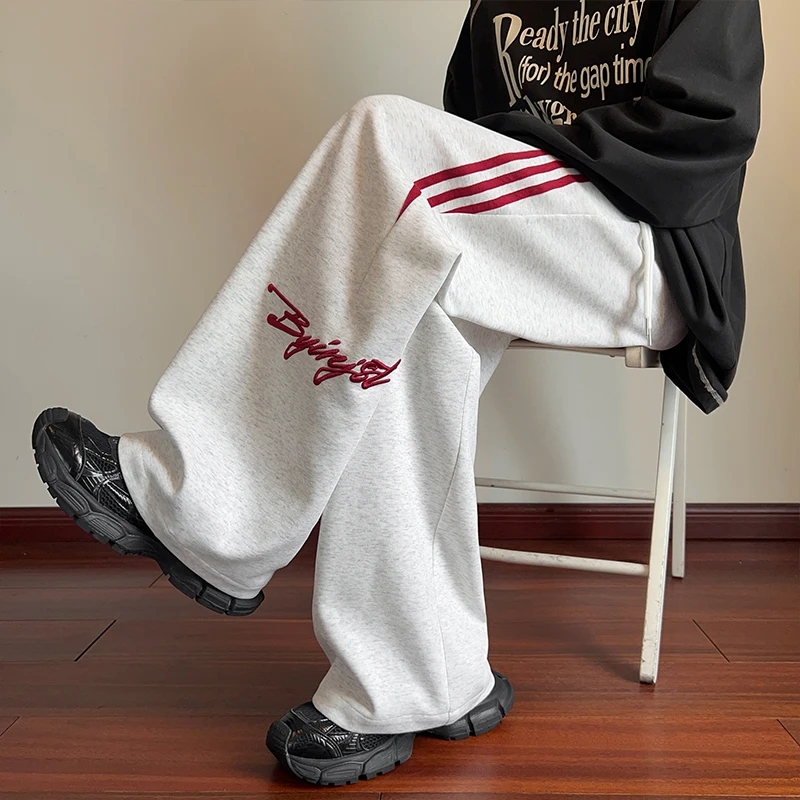 Miter Cut Webbing Pants Sport Men Clothing Free Shipping New Sweatpants Men's Pants Sweat-shirt Embroidery Joggers for Man Baggy
Miter Cut Webbing Pants Sport Men Clothing Free Shipping New Sweatpants Men's Pants Sweat-shirt Embroidery Joggers for Man Baggy