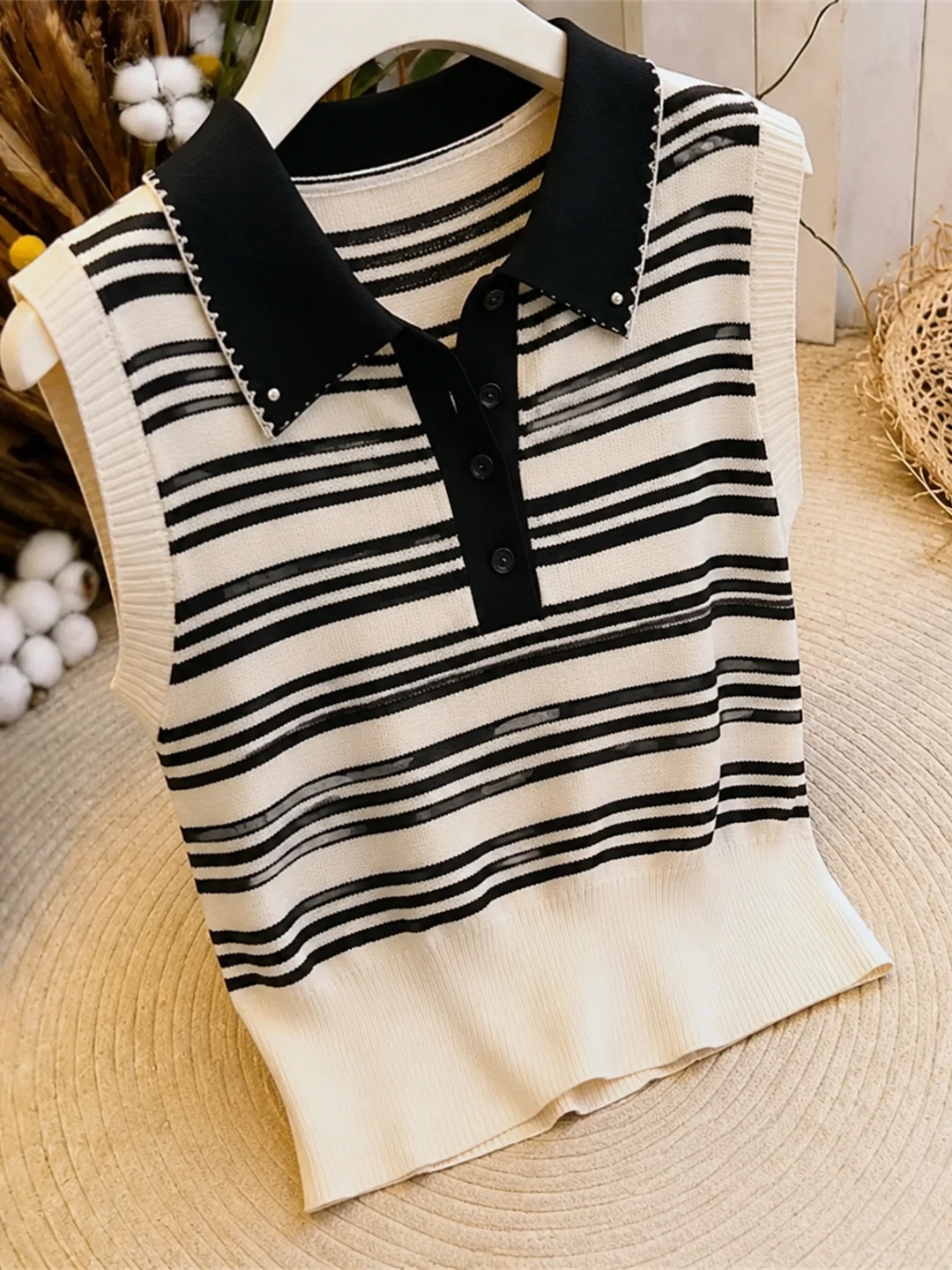 Retro Contrast Color Stripe Sleeveless Knitted Neck Ice Silk Vest Commute Fashion Top Summer Small Shirt Women's Silk Bl...
Retro Contrast Color Stripe Sleeveless Knitted Neck Ice Silk Vest Commute Fashion Top Summer Small Shirt Women's Silk Bl...