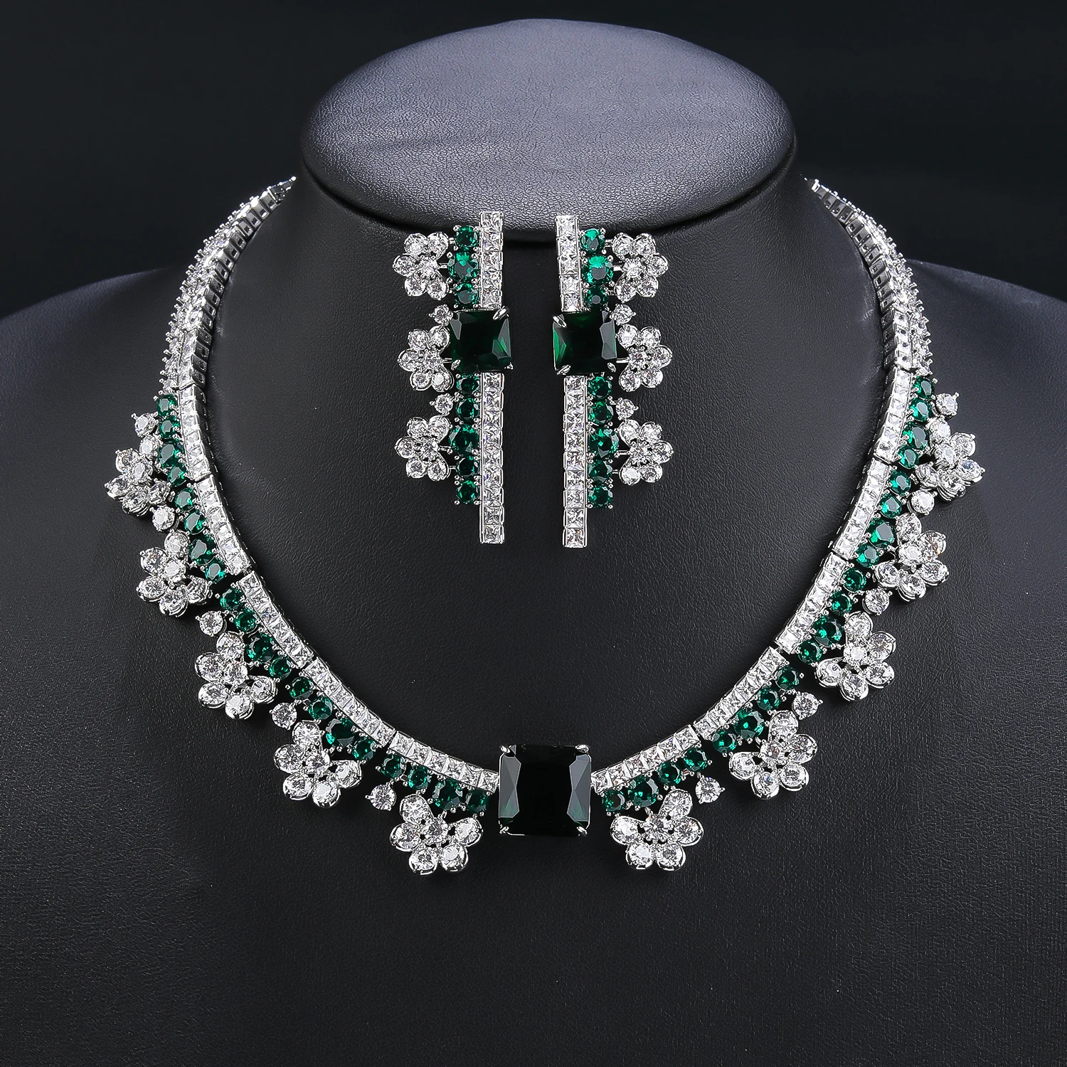 LuxuryHigh-end Floral Necklace & Earring Set Shiny Cubic Zircon for Wedding Banquet Women Fashion Jewelry
LuxuryHigh-end Floral Necklace & Earring Set Shiny Cubic Zircon for Wedding Banquet Women Fashion Jewelry