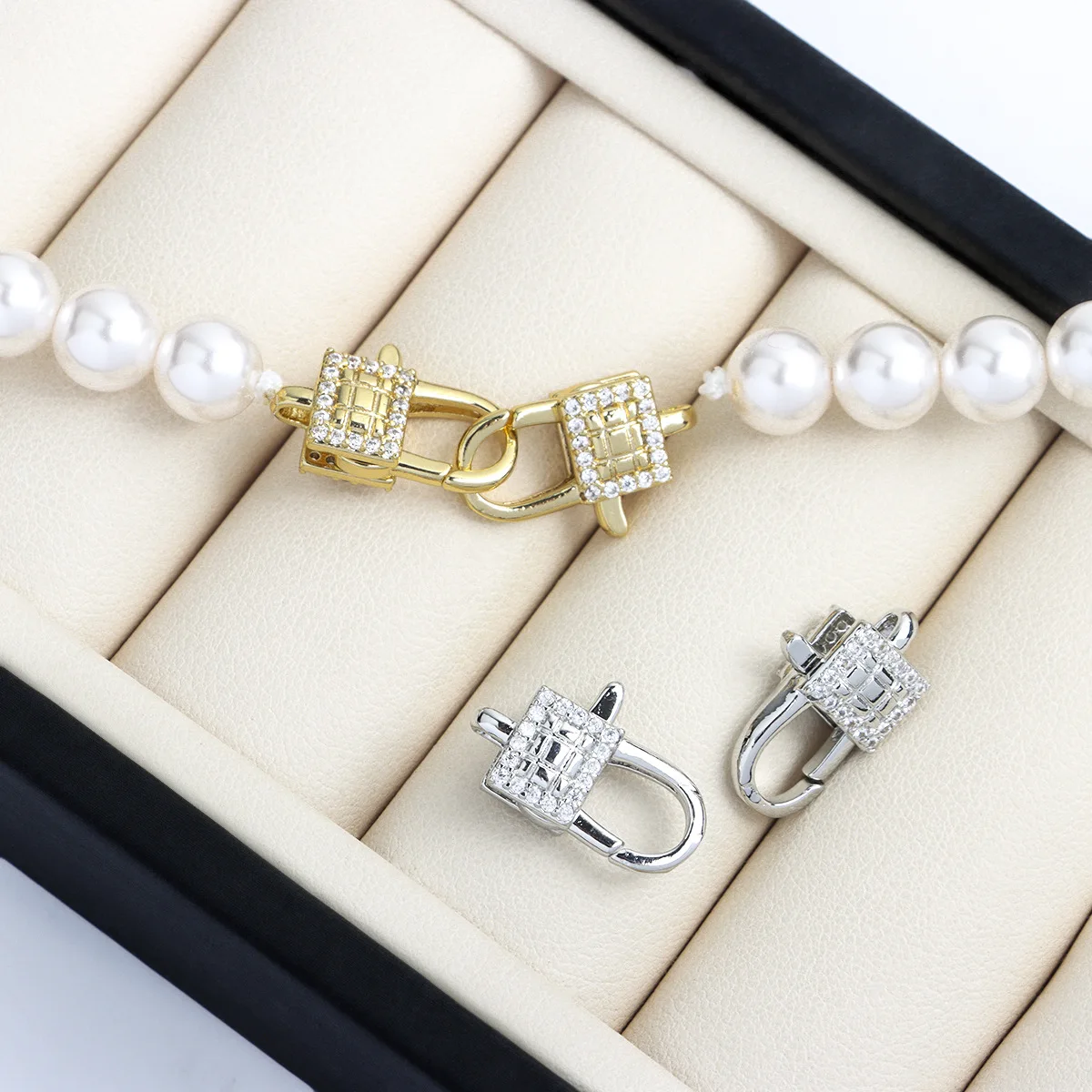 1pc Zirconium Lock-shaped Spring Lobster Buckle Pearl Necklace Bracelet Connection Buckle DIY Jewelry Making Material Accessorie
1pc Zirconium Lock-shaped Spring Lobster Buckle Pearl Necklace Bracelet Connection Buckle DIY Jewelry Making Material Accessorie