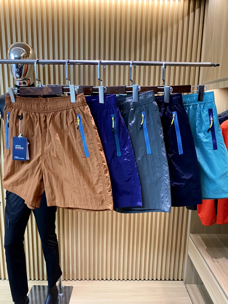 Qui Dry дышащие спортивные штаны на открытом воздухе, повседневные свободные молодежные летние новые брюки для мужчин и женщин, пара, брюки длиной пять четвертей
Qui Dry дышащие спортивные штаны на открытом воздухе, повседневные свободные молодежные летние новые брюки для мужчин и женщин, пара, брюки длиной пять четвертей