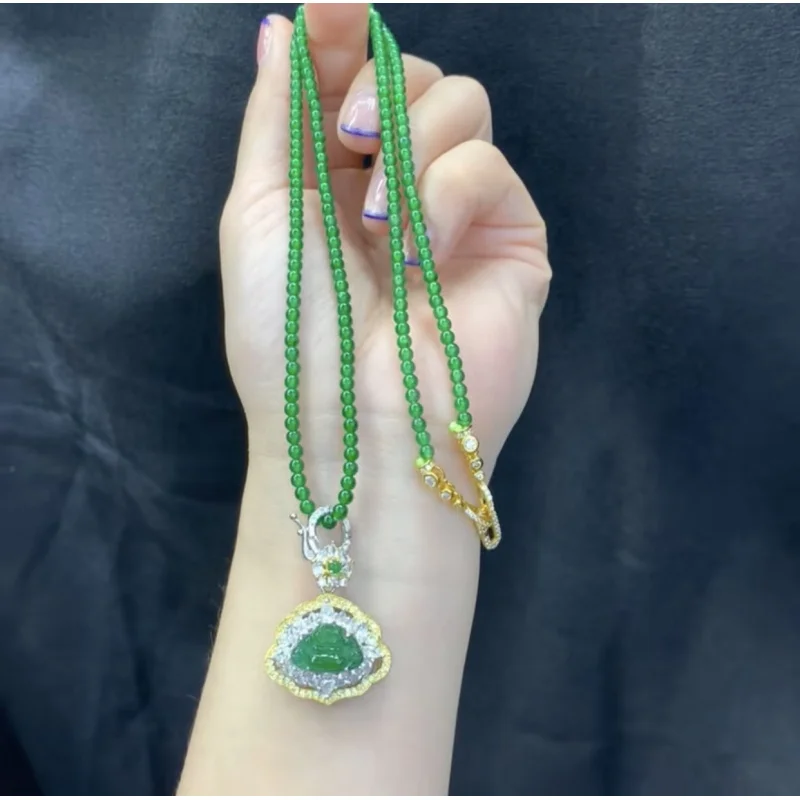 Natural Jadeite A Small Bead Necklace with S925 Silver Laughing Buddha Pendant
Natural Jadeite A Small Bead Necklace with S925 Silver Laughing Buddha Pendant