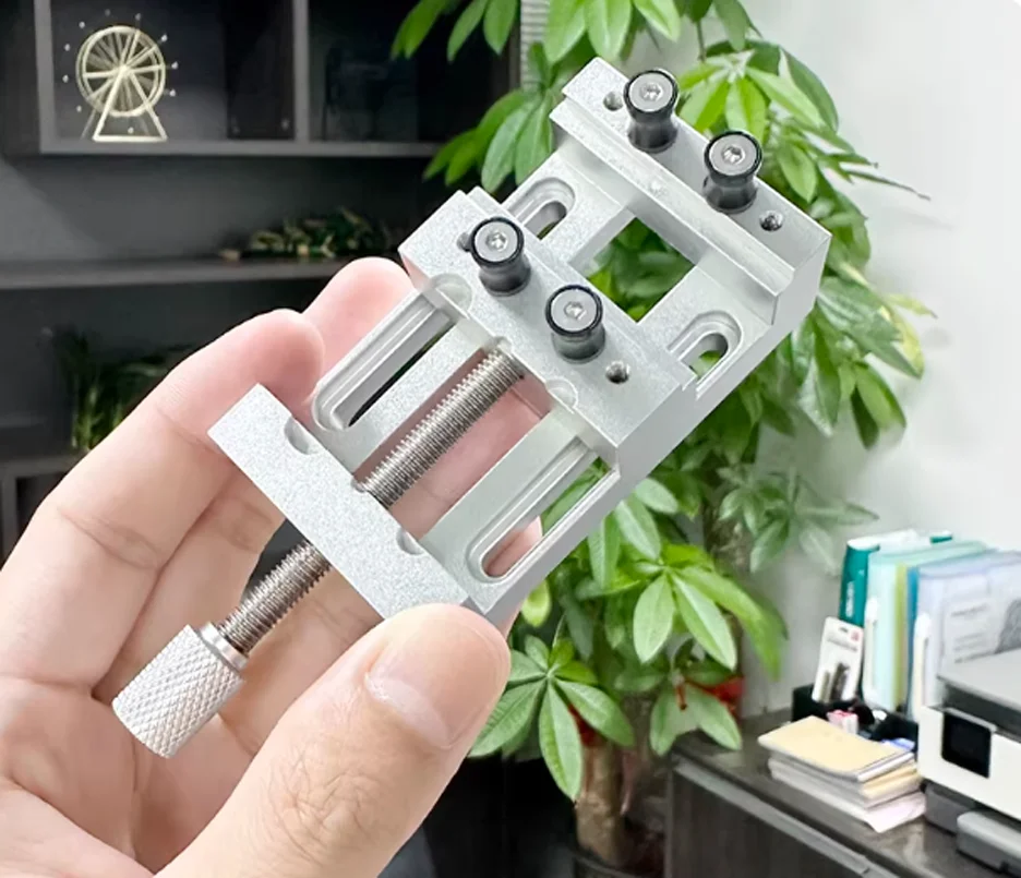 Small Precision Mini Vise Workbench Walnut Fixed Fixture Multifunctional Aluminum Alloy Vise Accessories Motherboard
Small Precision Mini Vise Workbench Walnut Fixed Fixture Multifunctional Aluminum Alloy Vise Accessories Motherboard