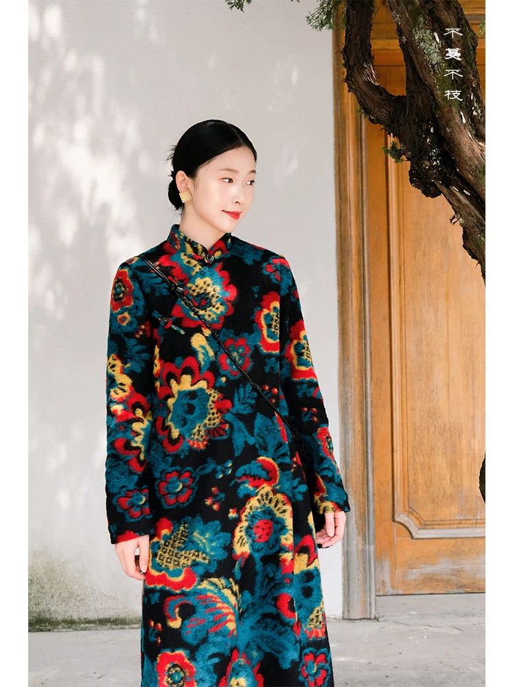 New Chinese Style Printed Wool Blend Skirt Qipao Double Layer Stand Collar Long Sleeve Winter Fashion Women's Dress
New Chinese Style Printed Wool Blend Skirt Qipao Double Layer Stand Collar Long Sleeve Winter Fashion Women's Dress