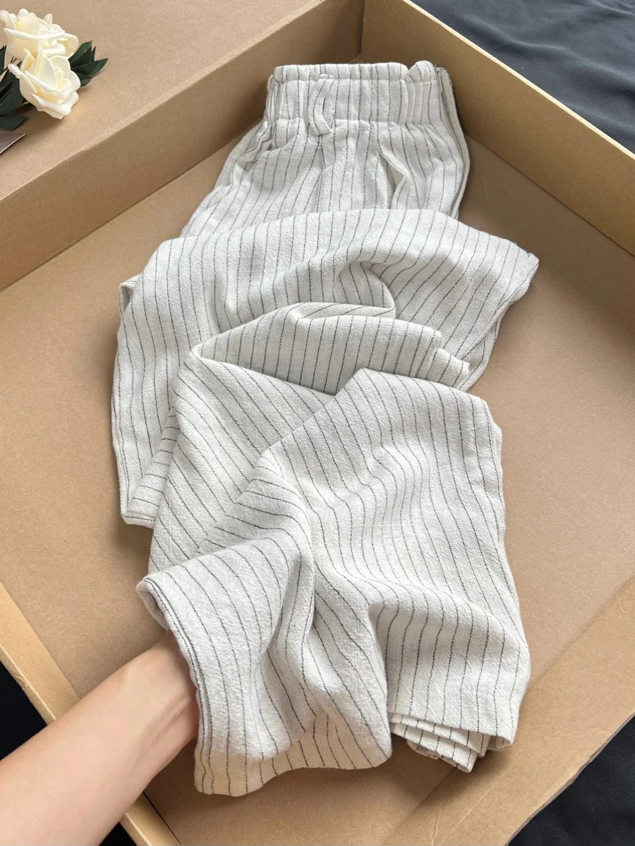 Корейские брюки с высокой талией и цветочным принтом, полосатые повседневные длинные брюки, женские облегающие модные брюки с широкими штанинами, уличный стиль
Корейские брюки с высокой талией и цветочным принтом, полосатые повседневные длинные брюки, женские облегающие модные брюки с широкими штанинами, уличный стиль