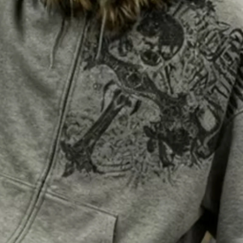 Men's Gray Skull Graphic Zip-Up Hoodie with Faux Fur Collar 2025 Streetwear Oversized Jacket Gothic Punk Fashion Outerwear
Men's Gray Skull Graphic Zip-Up Hoodie with Faux Fur Collar 2025 Streetwear Oversized Jacket Gothic Punk Fashion Outerwear